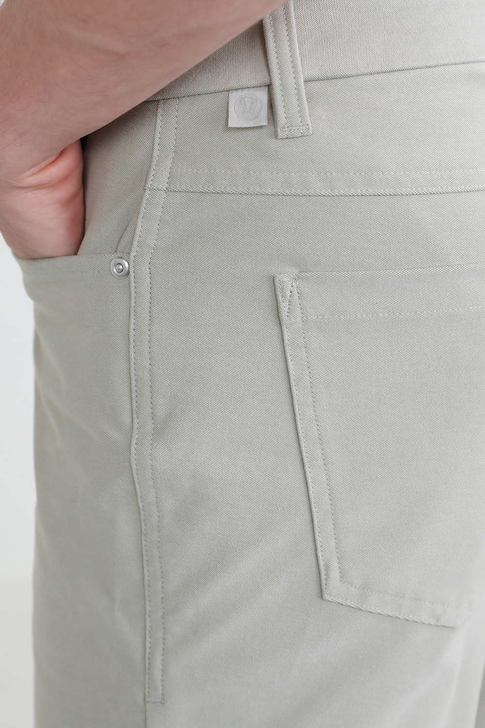 תמונת תקריב דוגמן של ABC Classic Fit Pant 32