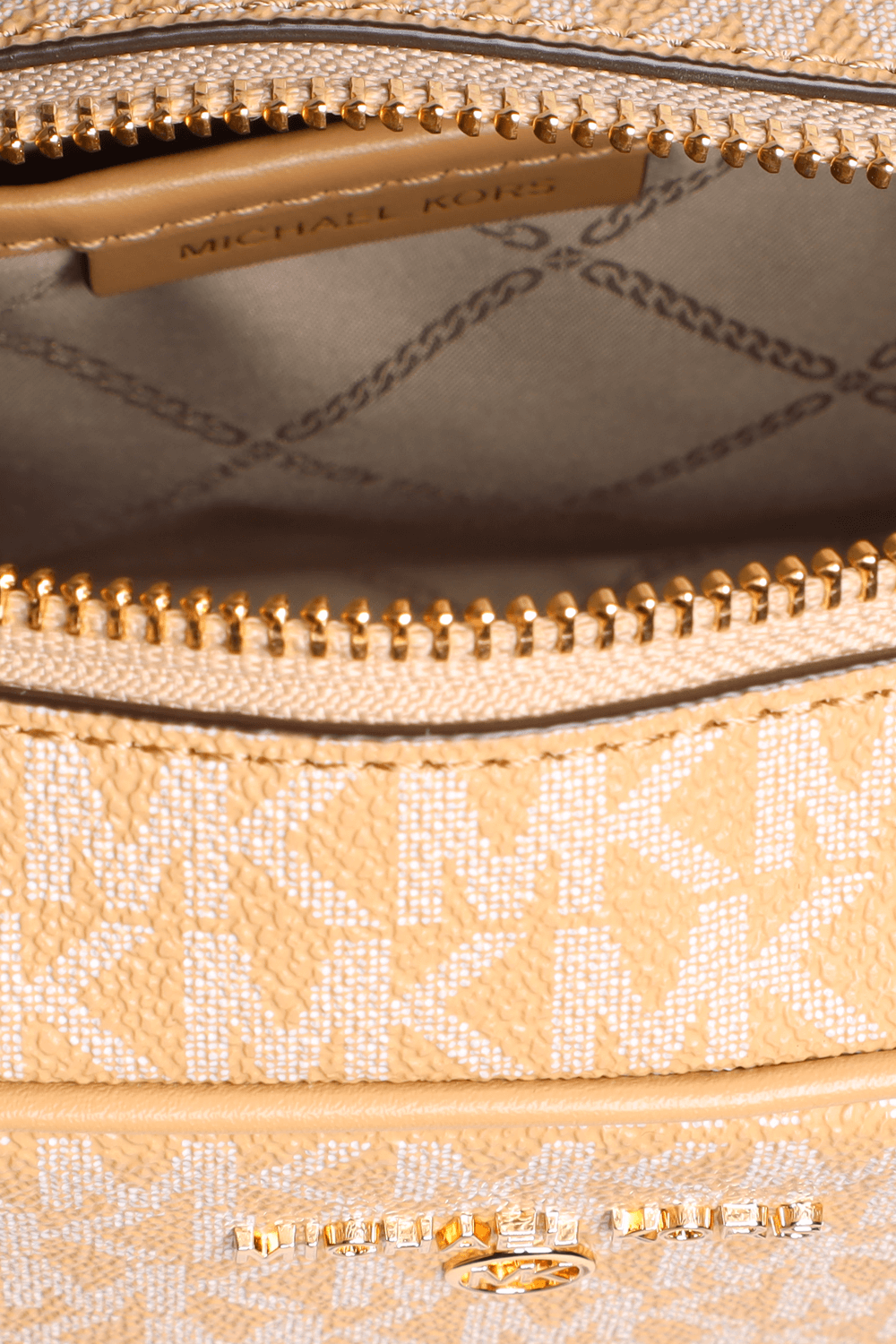 תמונת פנים של Zip Travel Pouch in Beige MICHAEL KORS
