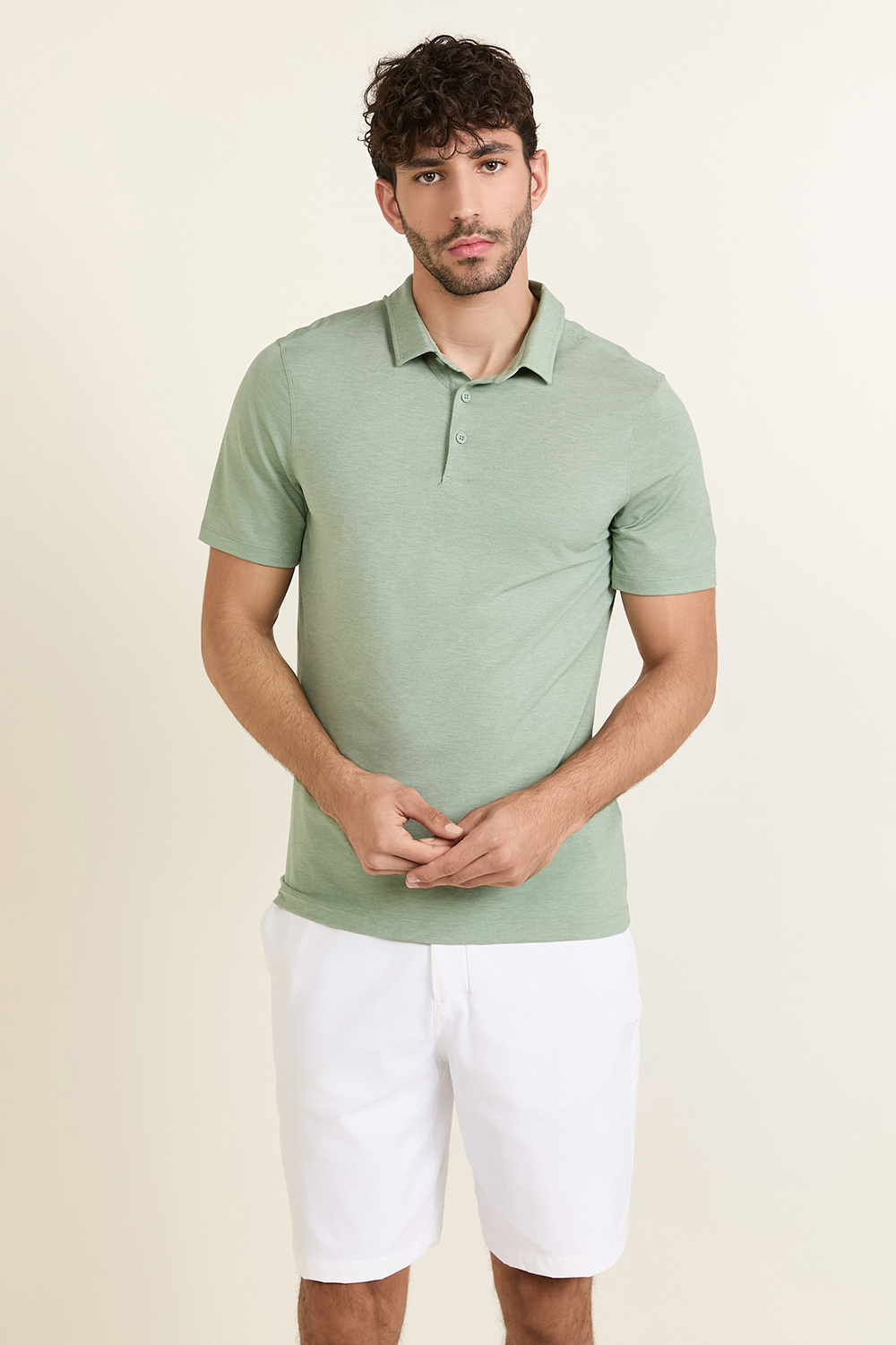 תמונת דוגמן קידמית של Evolution Short-Sleeve Polo LULULEMON