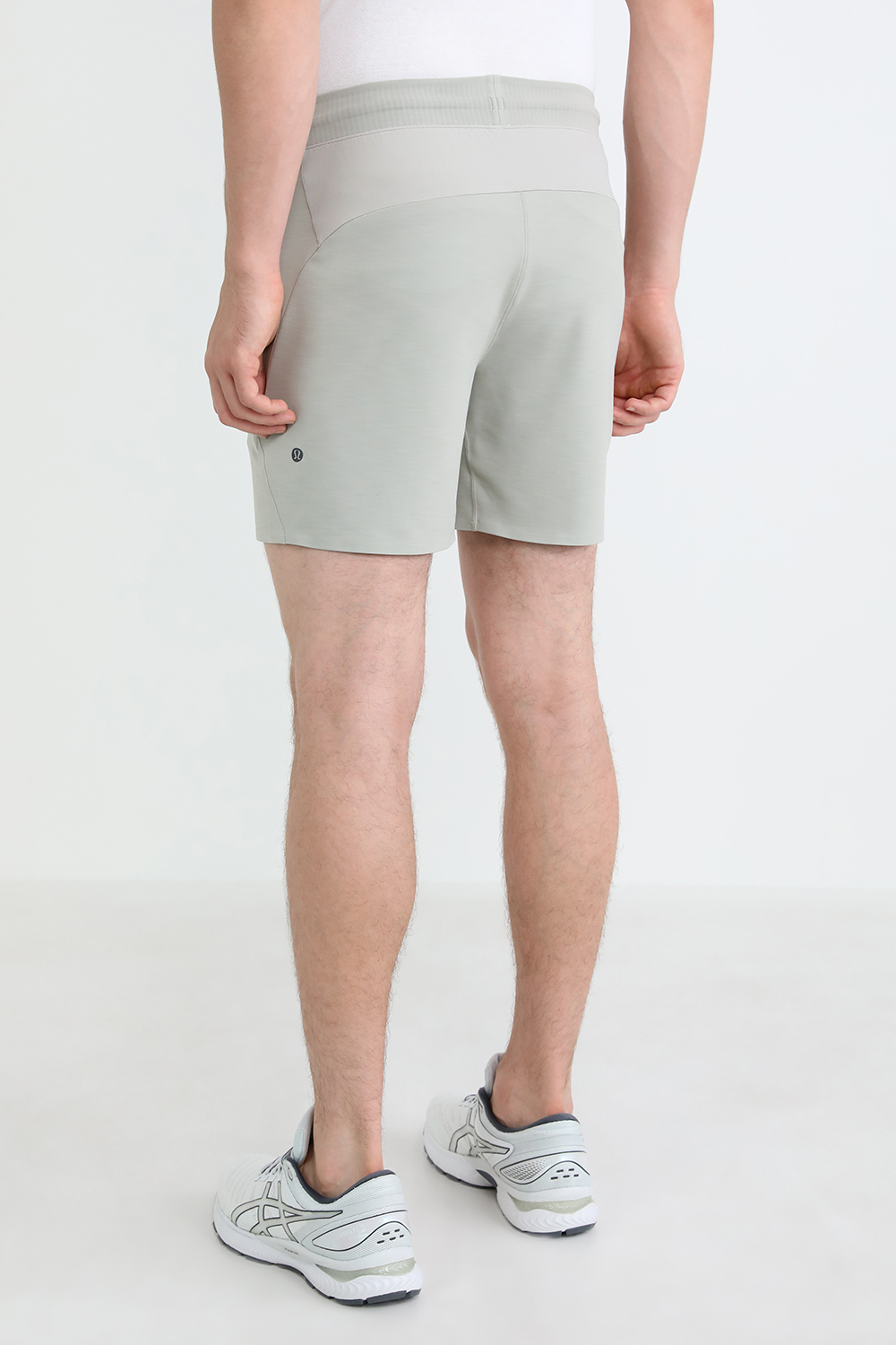תמונת דוגמן אחורית של Balancer Short 6
