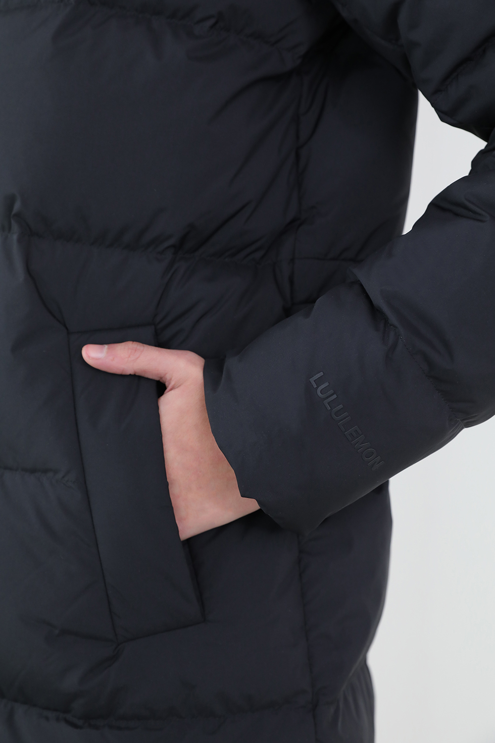 תמונת תקריב דוגמן של Wunder Puff Long Jacket