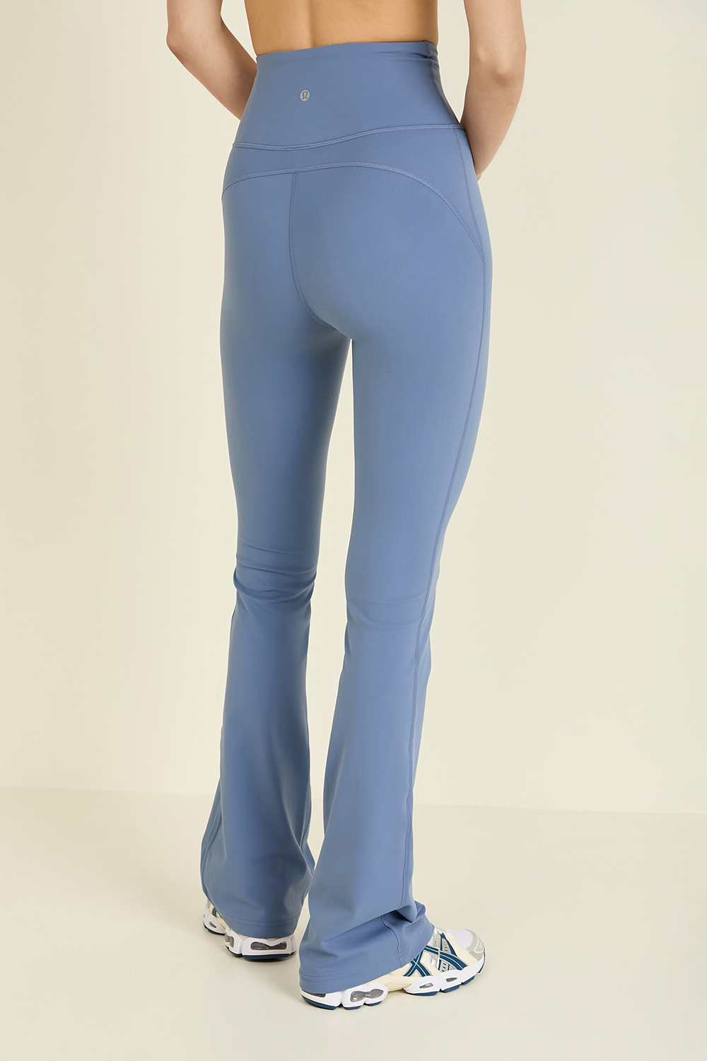 תמונת דוגמן אחורית של Groove Super-High-Rise Nulu™ Flared Pant *Regular LULULEMON