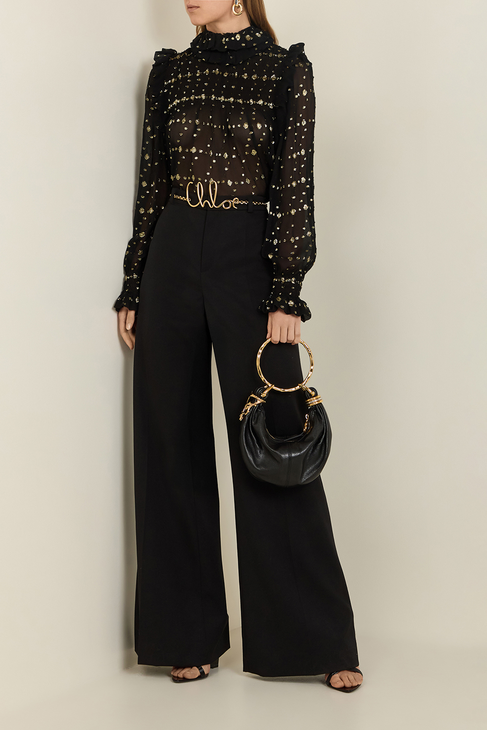 תמונת דוגמן קידמית של סנדלי עקב SAINT LAURENT