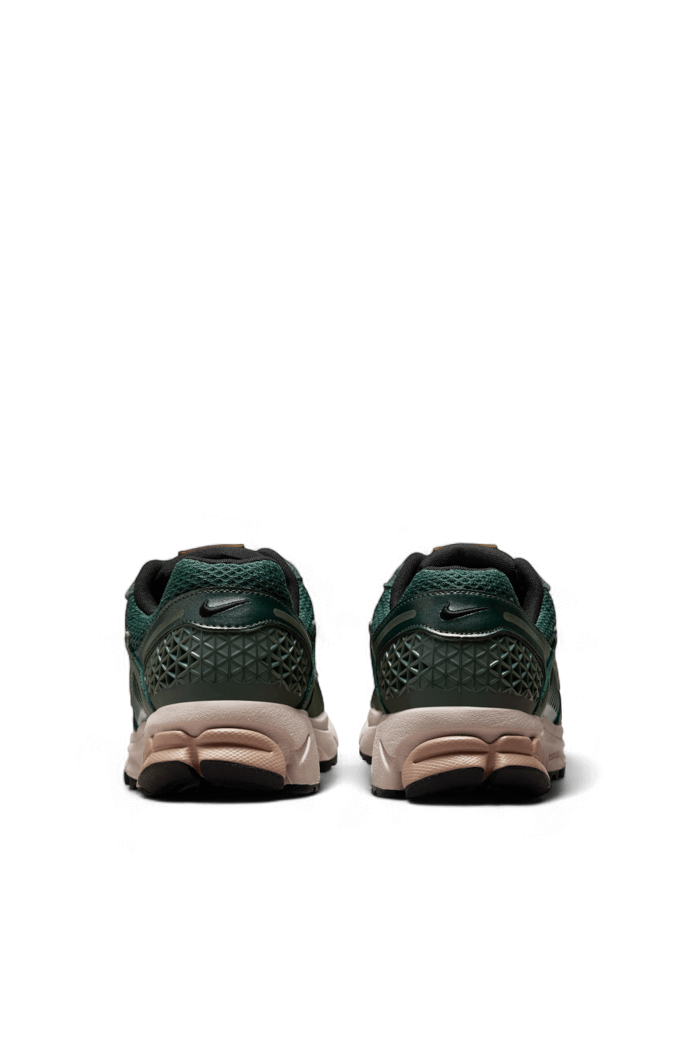 נעלי סניקרס זום וומרו 5 NIKE
