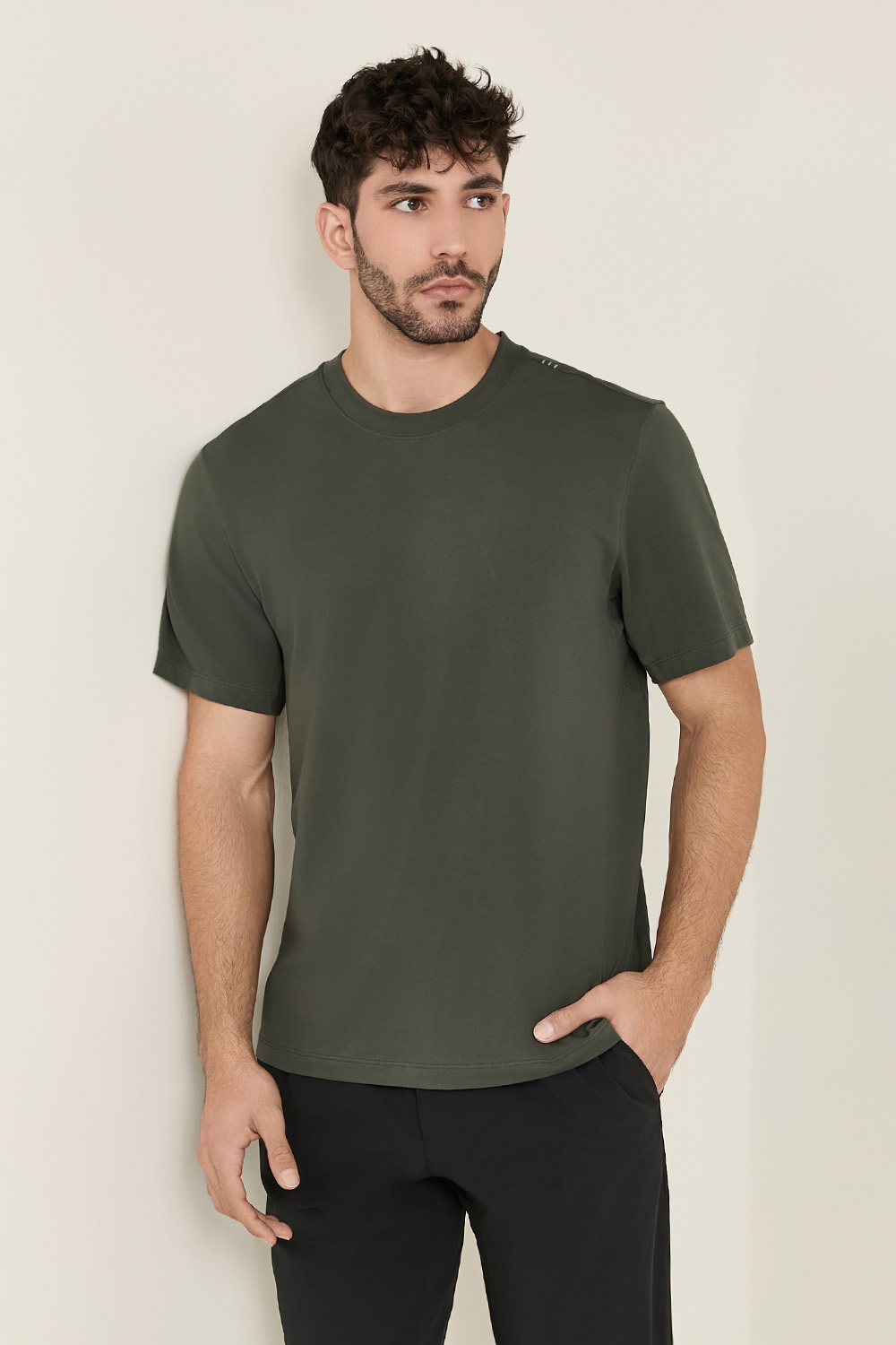 תמונת דוגמן קידמית של Zeroed In Short Sleeve Shirt LULULEMON