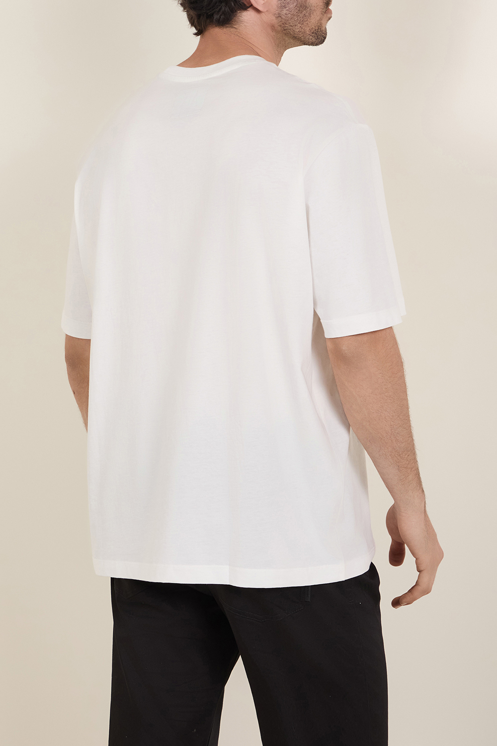 תמונת דוגמן אחורית של חולצת טי ARMANI EXCHANGE