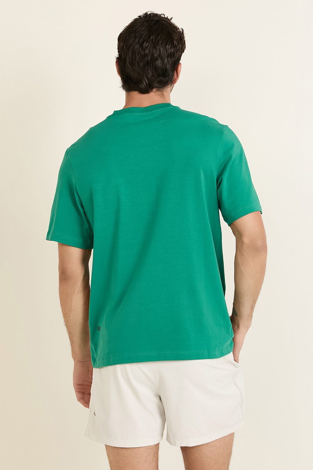 תמונת דוגמן אחורית של Zeroed In Short Sleeve Shirt LULULEMON