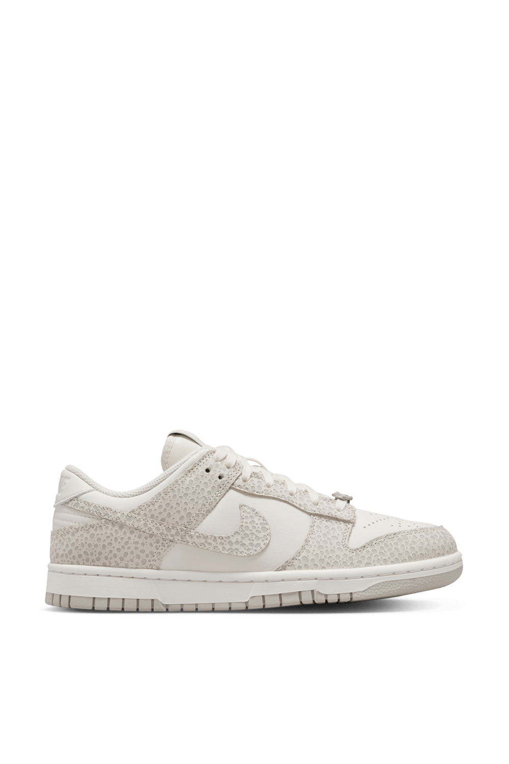 תמונה קידמית של נעלי סניקרס דאנק פרימיום NIKE