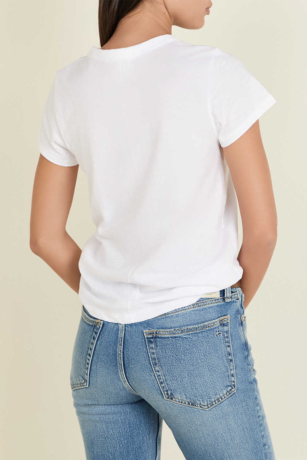 תמונת דוגמן אחורית של חולצת טי סלים פיט RAG & BONE
