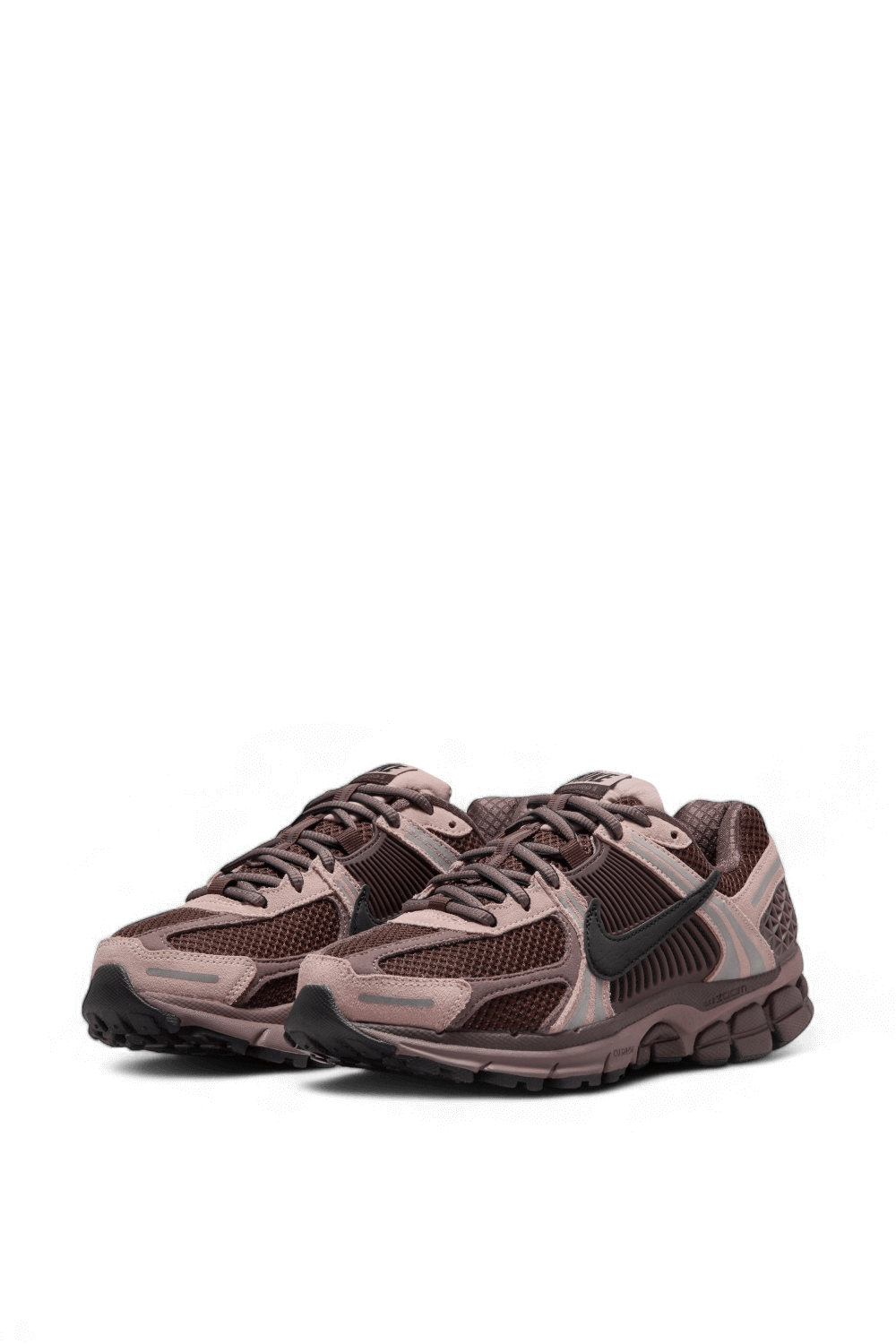 תמונת פנים של נעלי סניקרס זום וומרו 5 NIKE