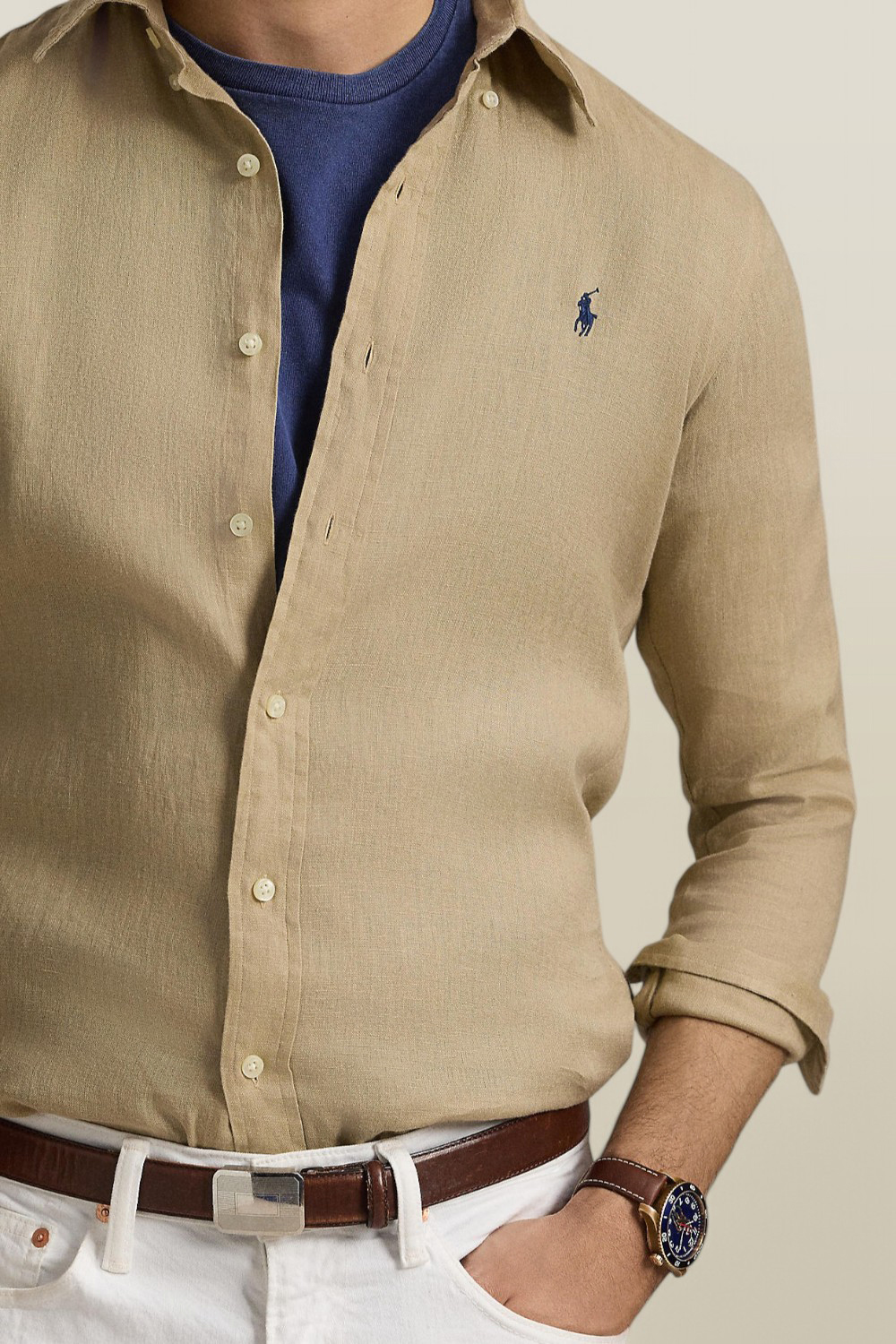תמונת תקריב דוגמן של חולצת כפתורים מפשתן POLO RALPH LAUREN