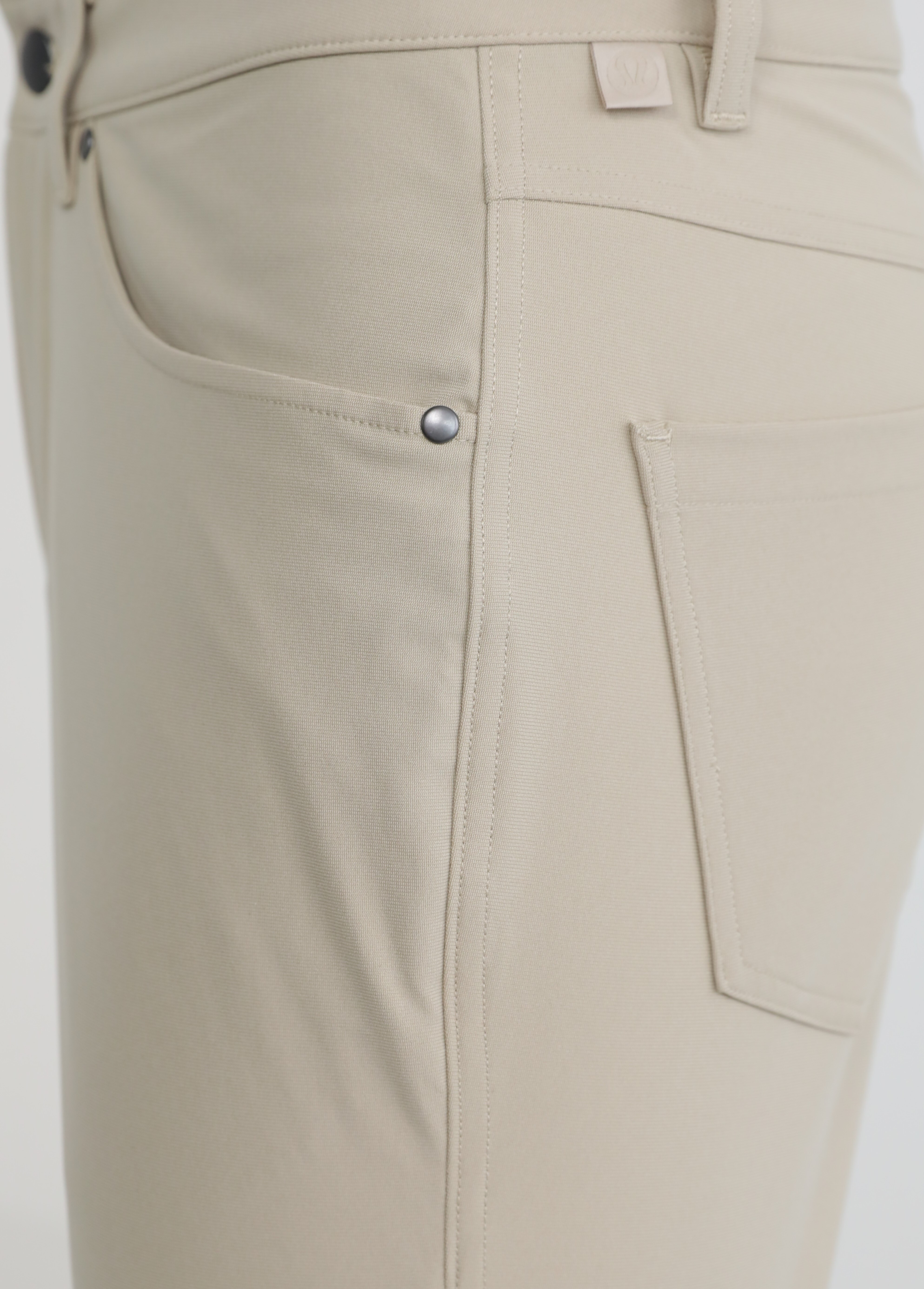 תמונת תקריב דוגמן של ABC Pant Classic 30"L LULULEMON