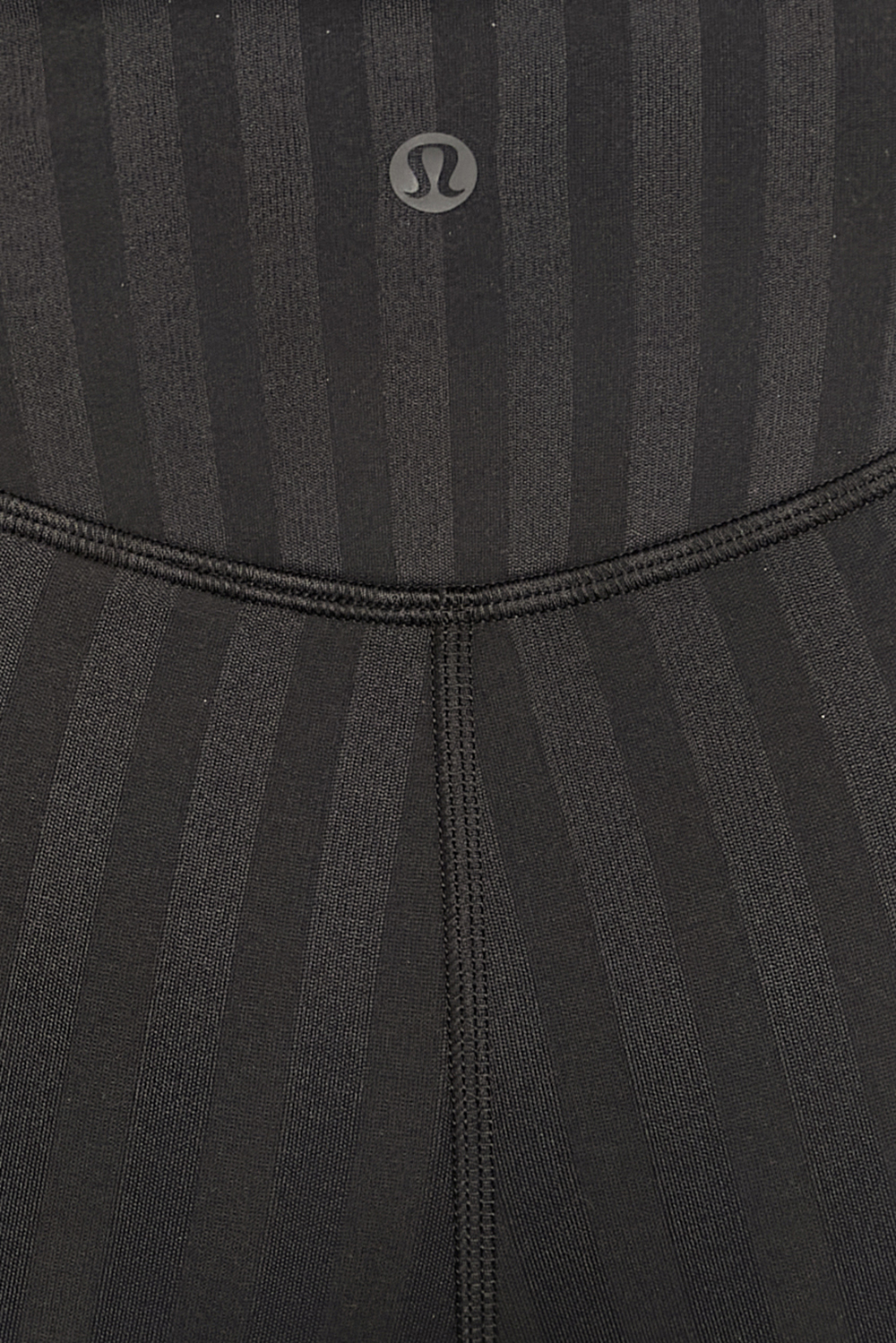 תמונת תקריב דוגמן של Wunder Under Bootcut Pant *Tonal Stripe LULULEMON