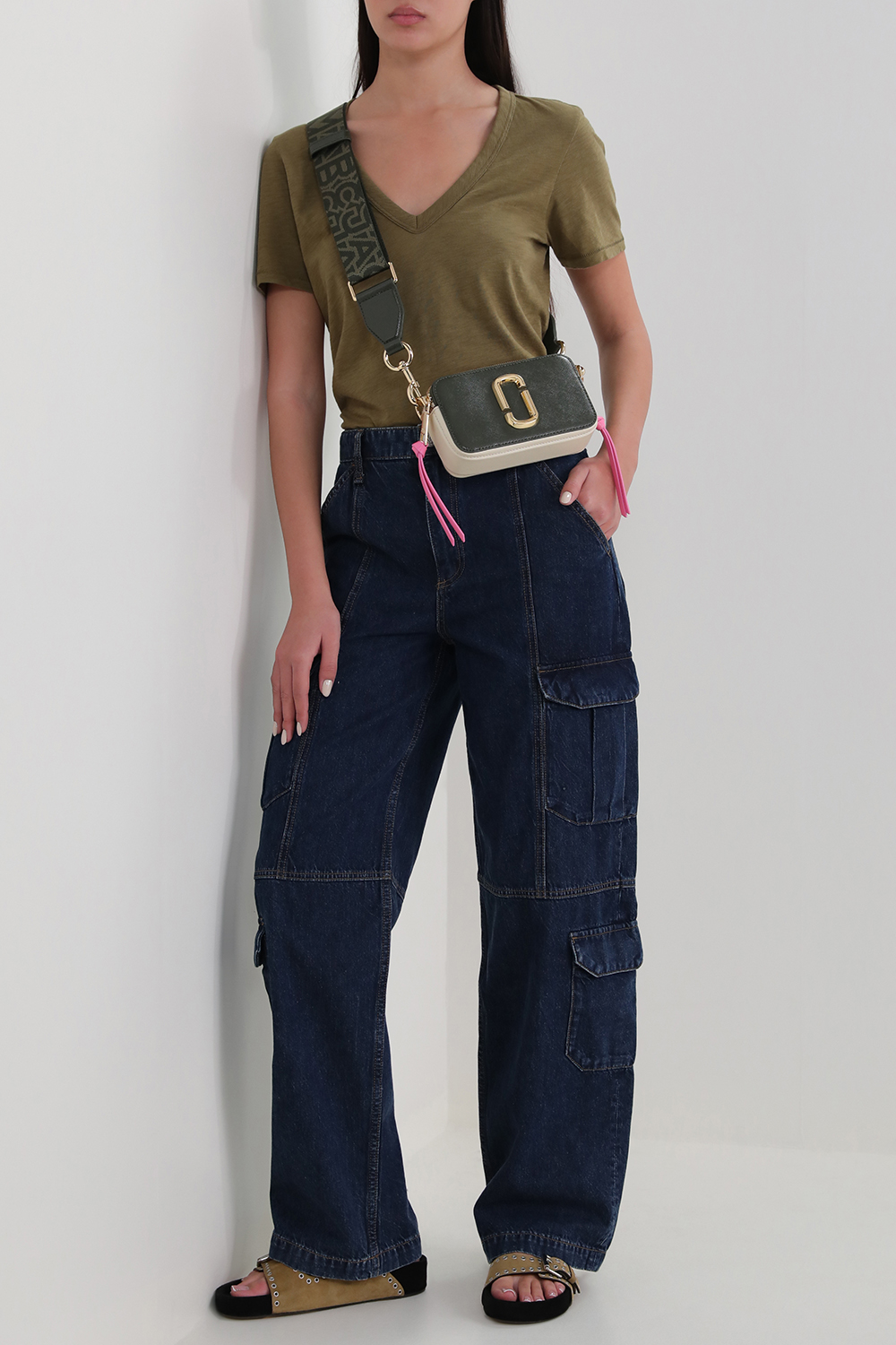 תמונת דוגמן קידמית של תיק סנפשוט MARC JACOBS