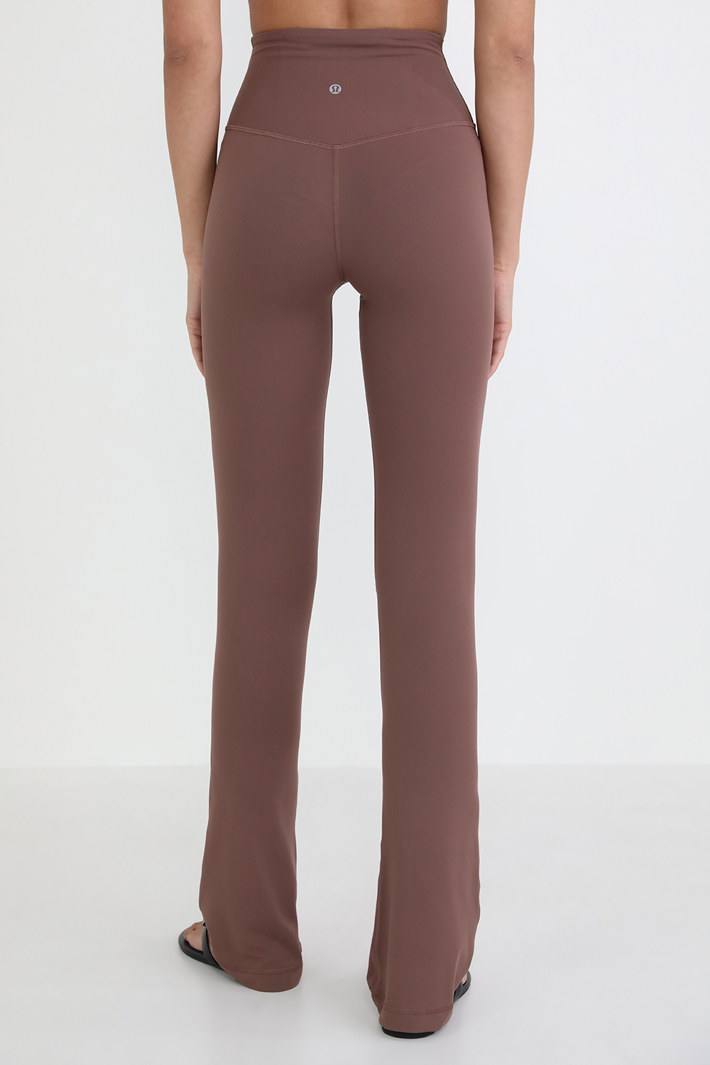 תמונת דוגמן אחורית של Align Lr Flare Pant 32
