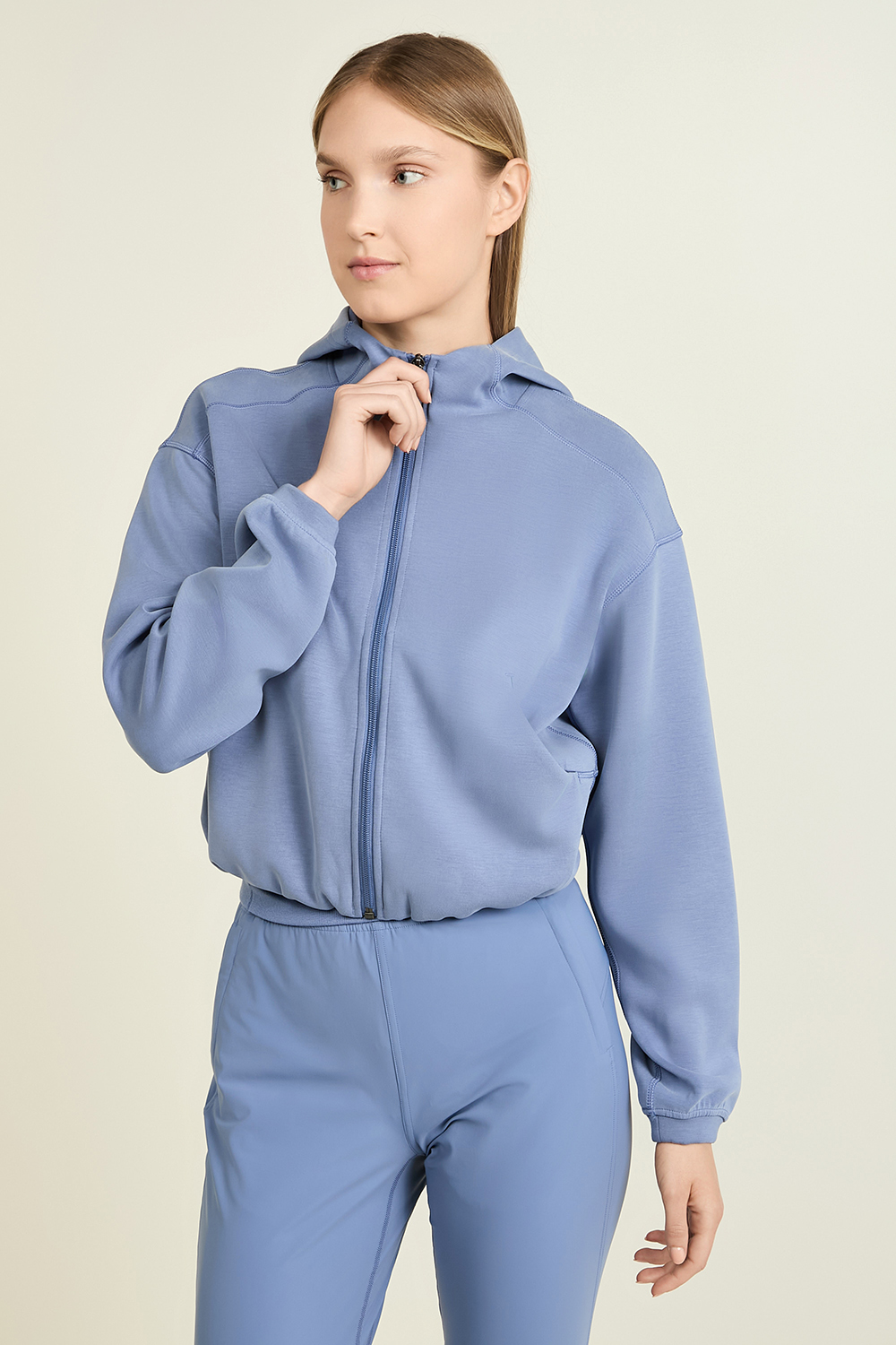 תמונת דוגמן קידמית של Softstreme Full-Zip Hoodie LULULEMON