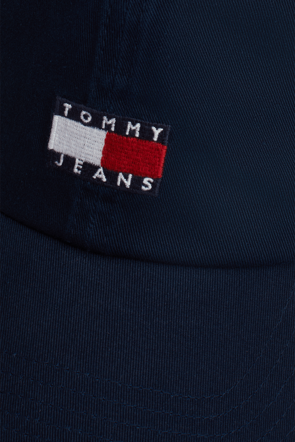 תמונת תקריב של כובע מצחייה TOMMY HILFIGER