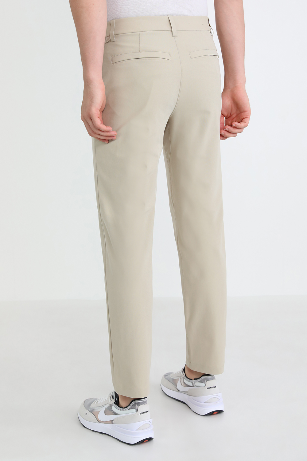 תמונת דוגמן אחורית של ABC Classic Fit Trouser 30 L