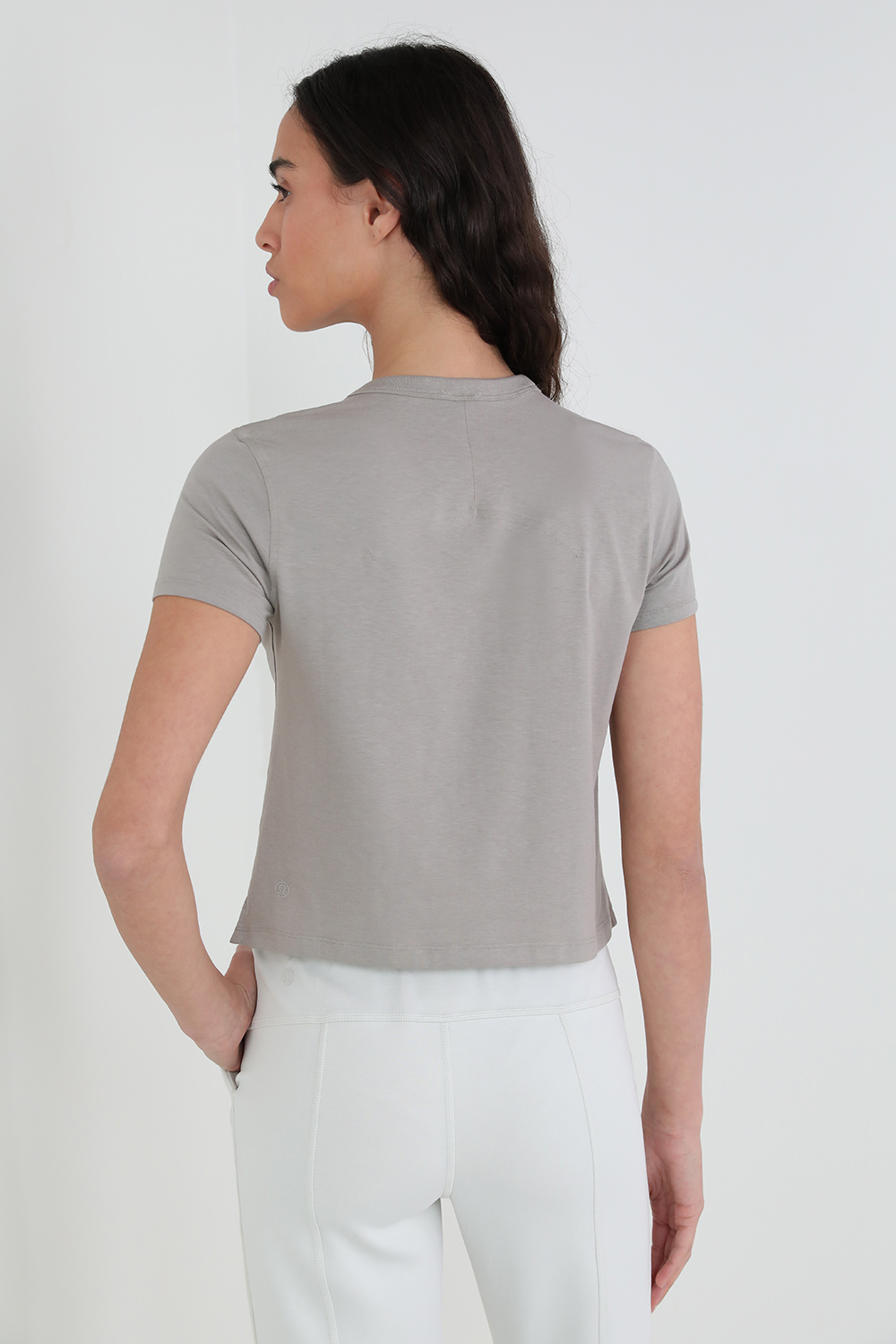 תמונת דוגמן אחורית של Classic-Fit Cotton-Blend Tee