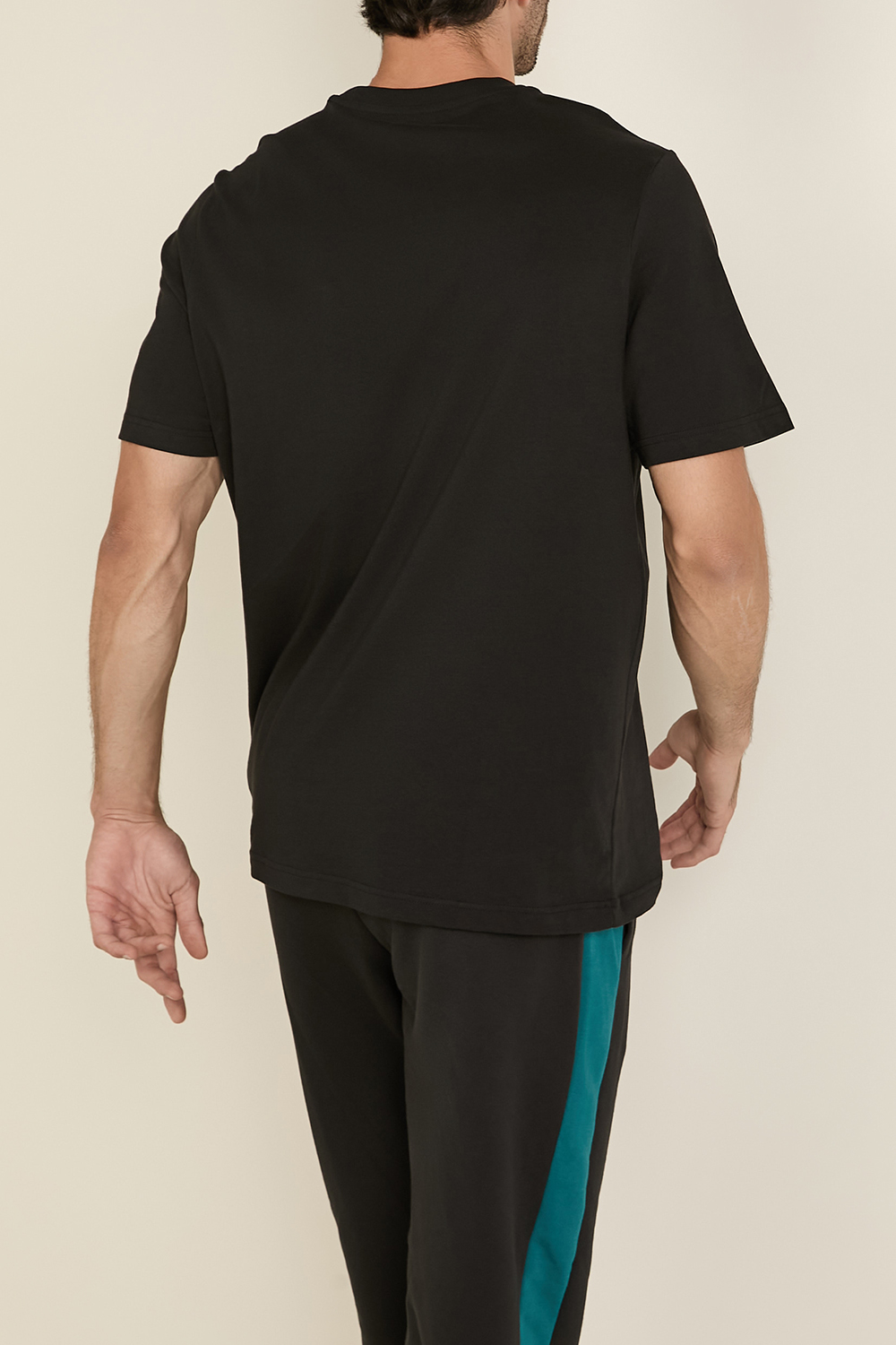 תמונת דוגמן אחורית של חולצת טי PUMA