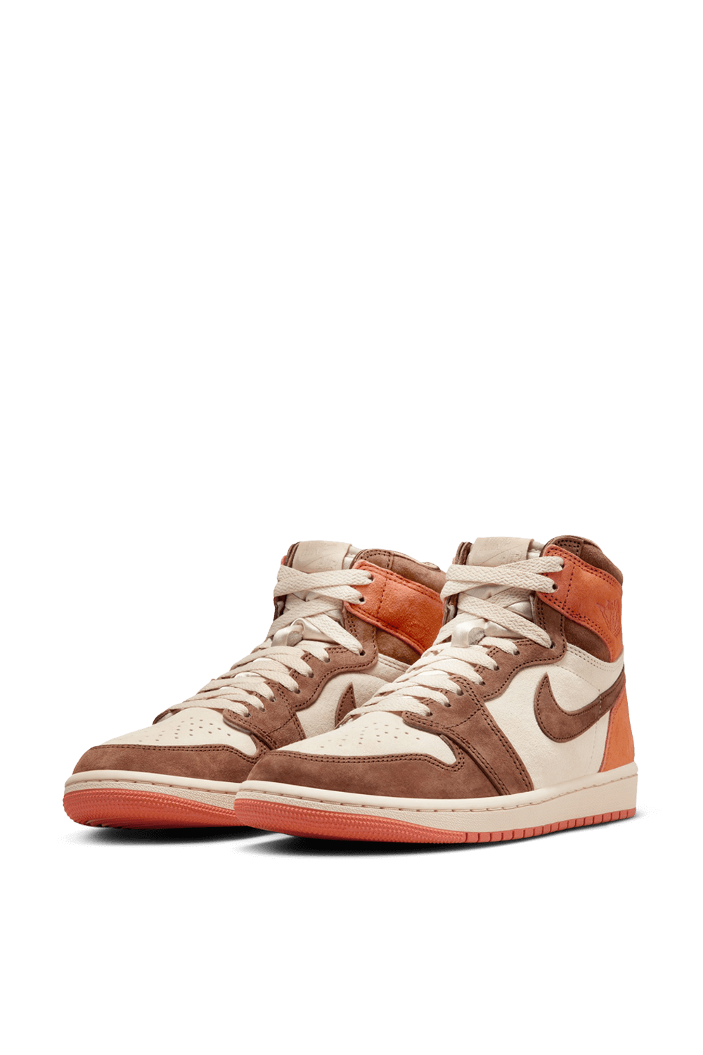 תמונה אחורית של נעלי סניקרס אייר ג'ורדן 1 רטרו NIKE