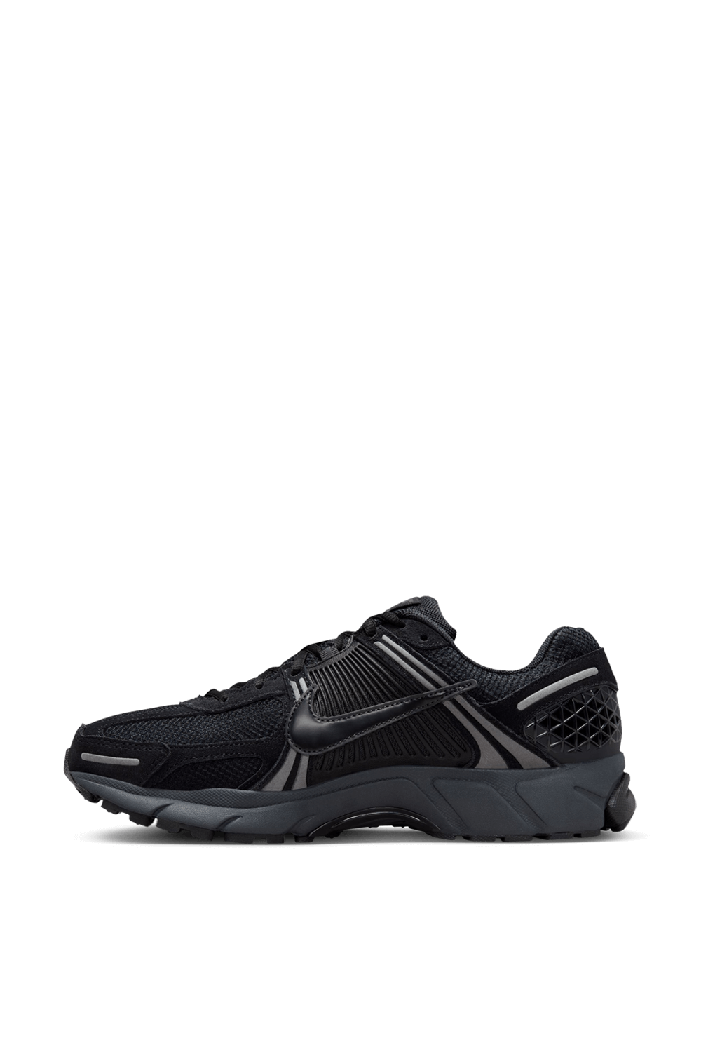תמונה אחורית של נעלי סניקרס זום וומרו 5 NIKE