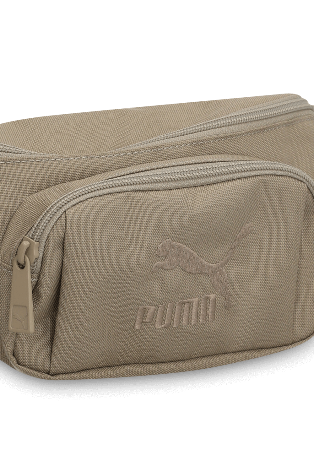 תמונת תקריב של תיק פאוץ' PUMA