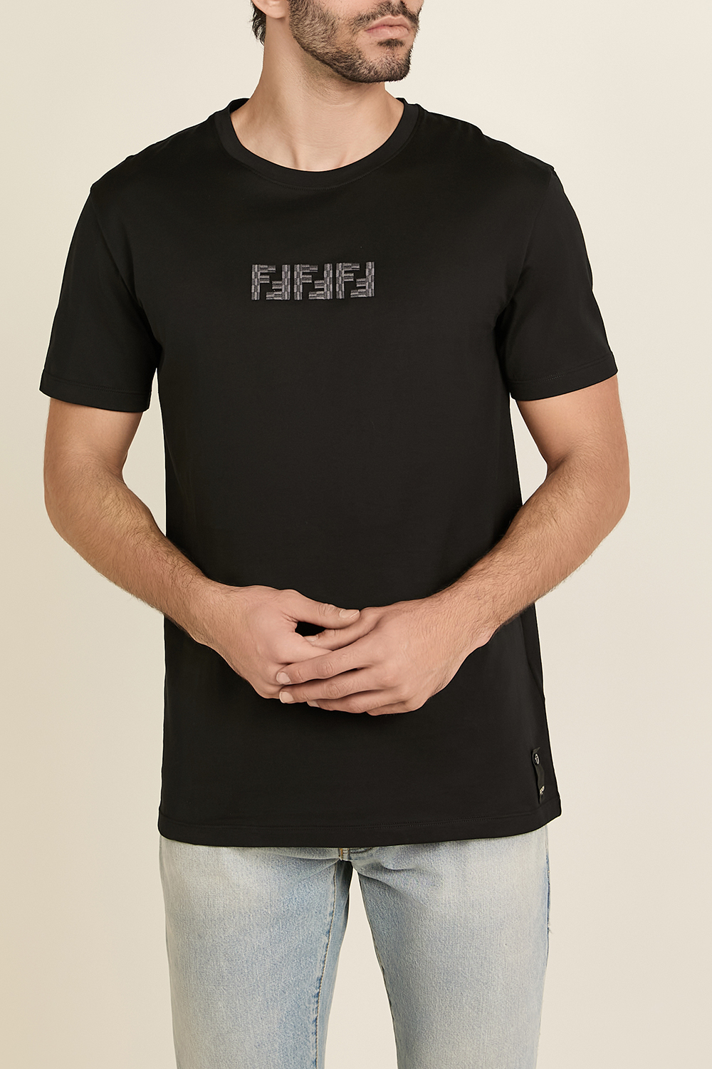 תמונת דוגמן קידמית של חולצת טי לבירינט FENDI