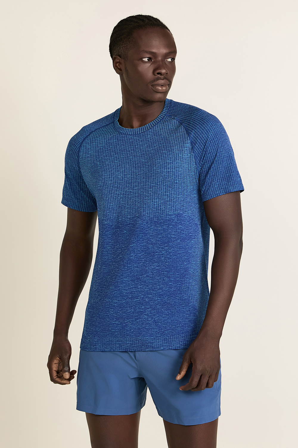 תמונת דוגמן קידמית של Metal Vent Tech Short-Sleeve Shirt LULULEMON