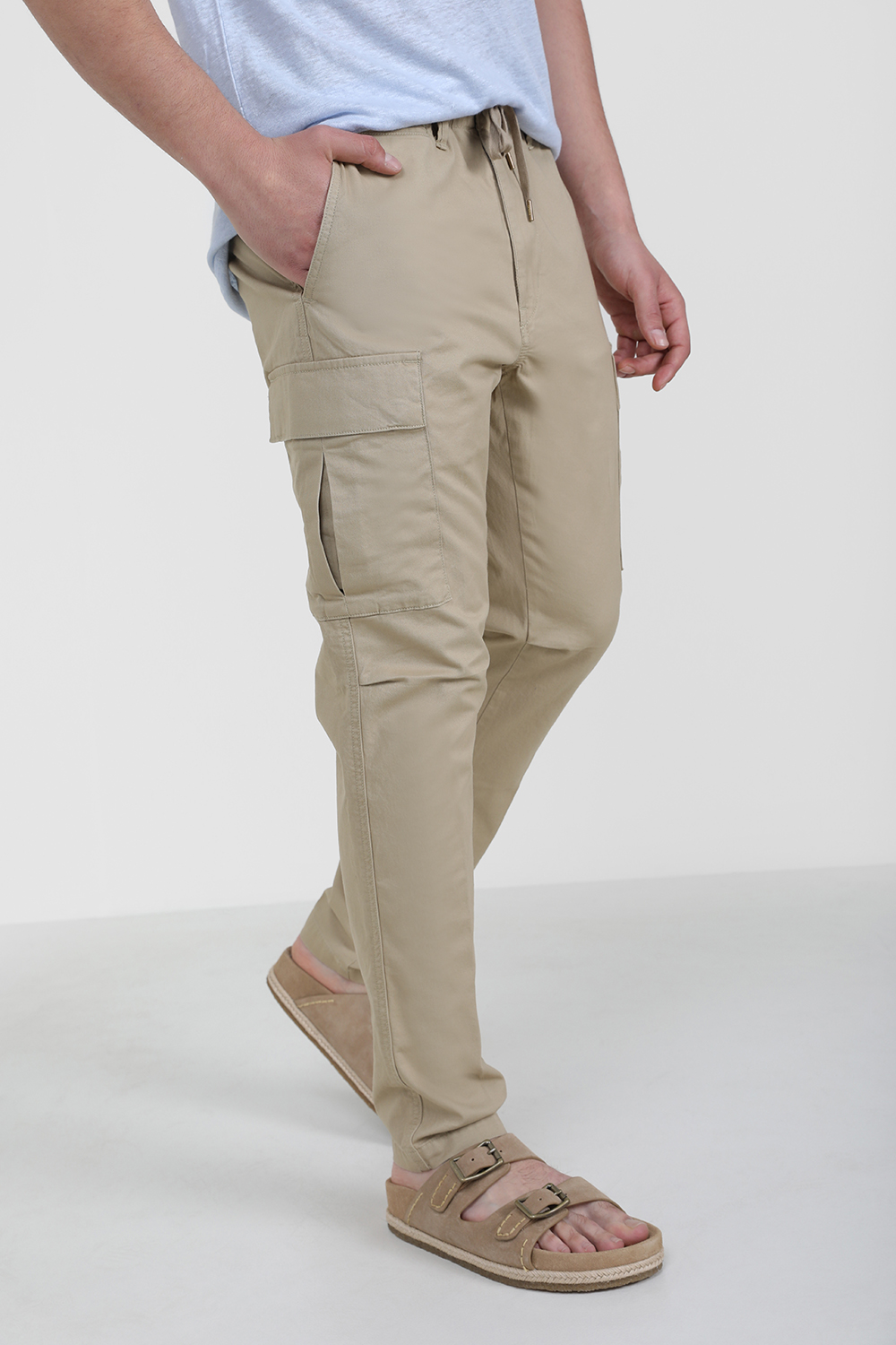 תמונת דוגמן קידמית של מכנסי קרגו POLO RALPH LAUREN