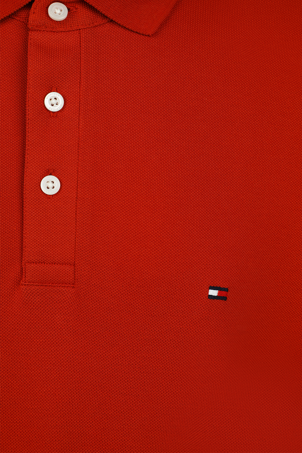 תמונה אחורית של חולצת פולו סלים אדומה TOMMY HILFIGER