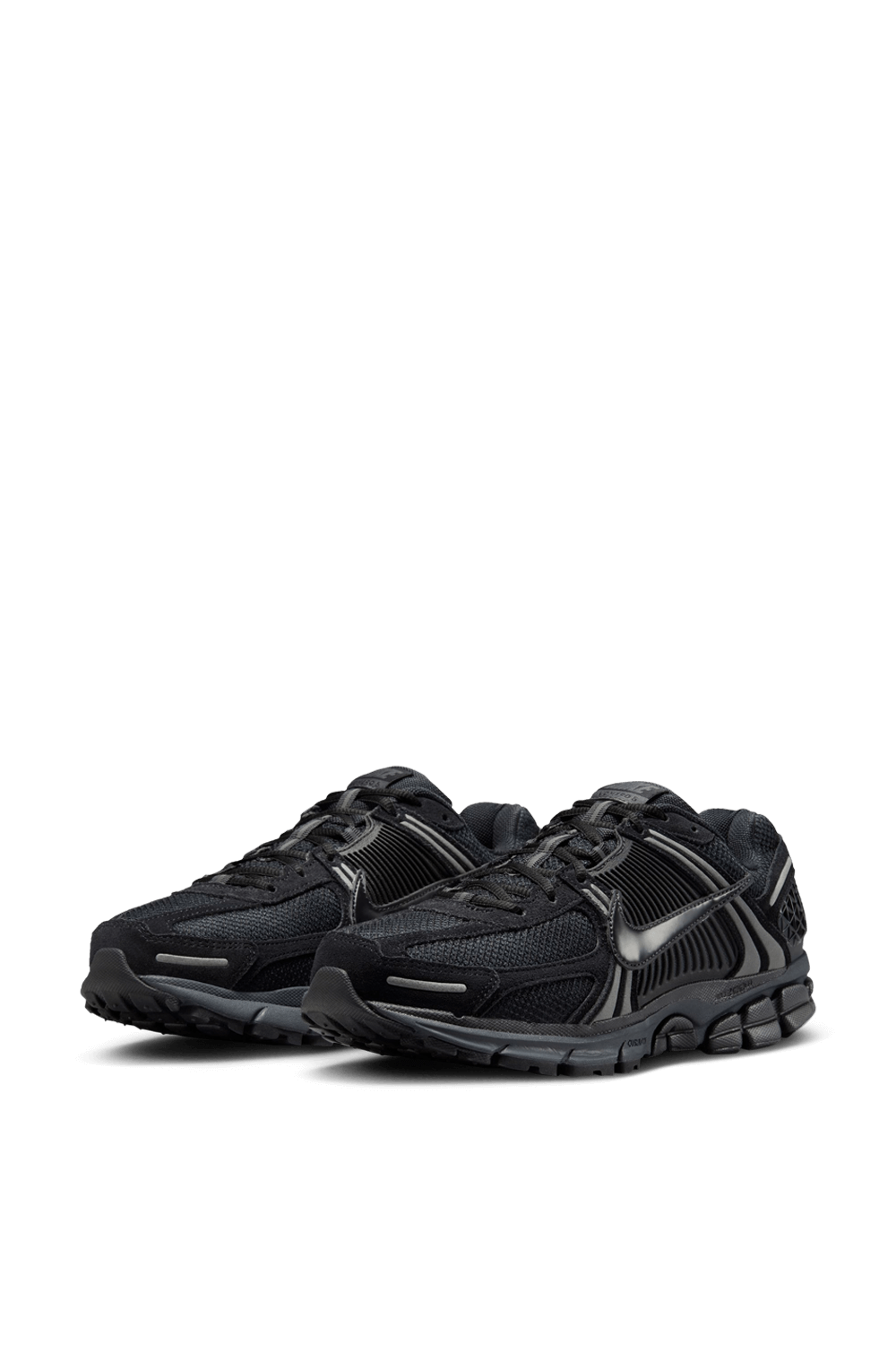 תמונת פנים של נעלי סניקרס זום וומרו 5 NIKE