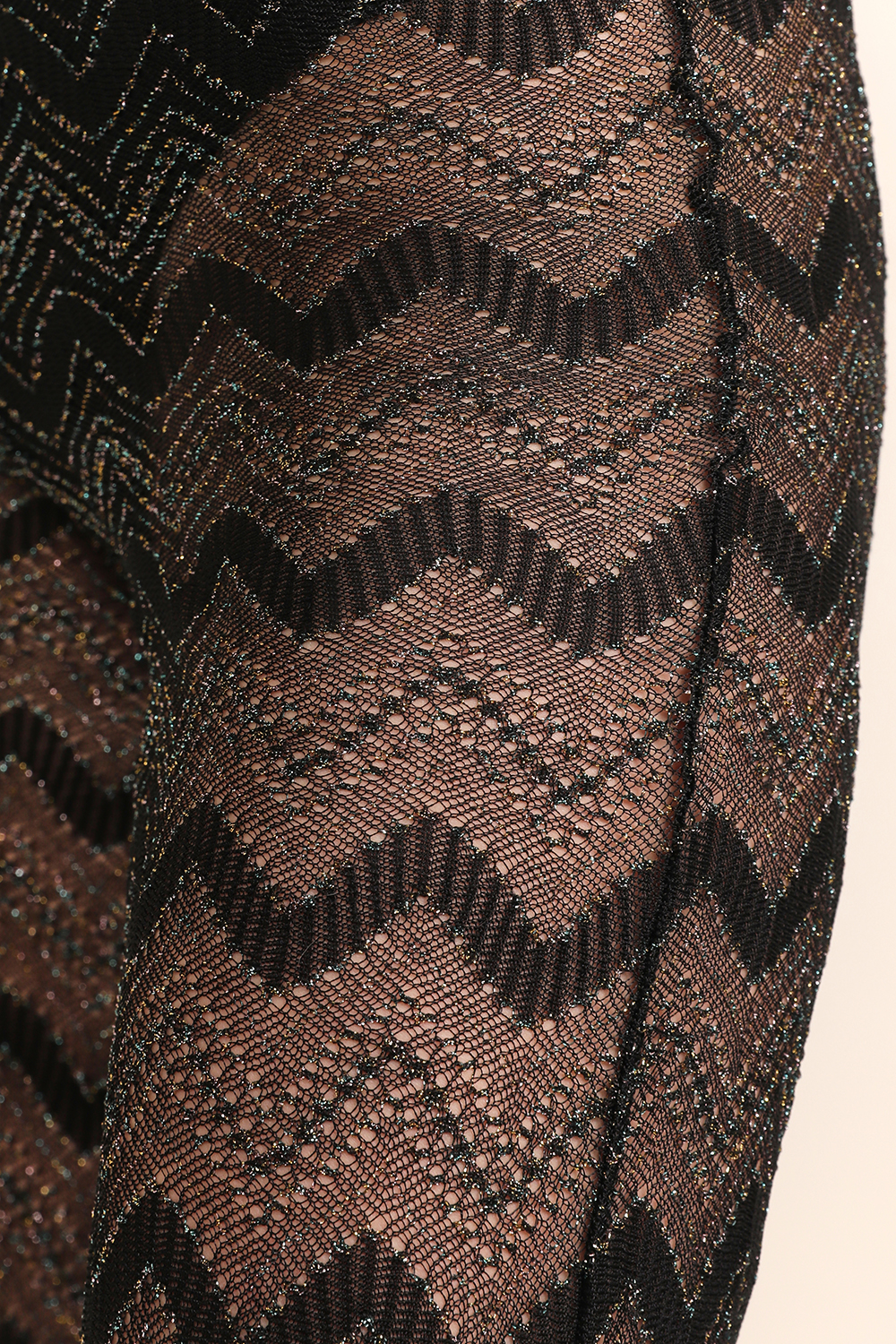 תמונת תקריב דוגמן של מכנסיים מתרחבים MISSONI