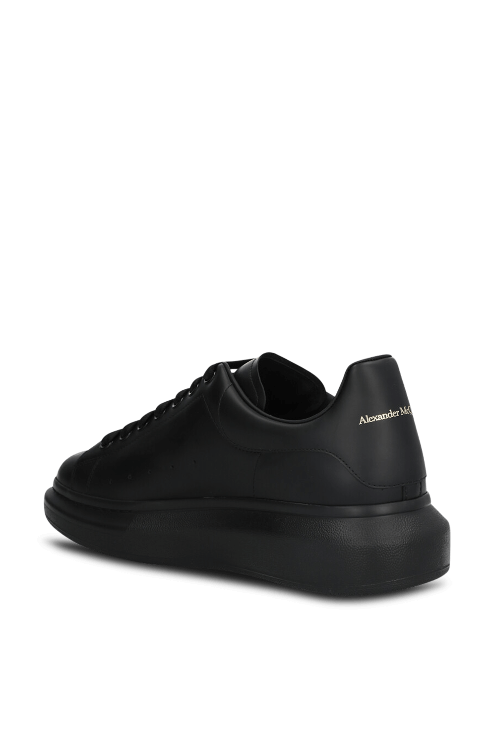 תמונת תקריב של נעלי סניקרס אוברסייז ALEXANDER MCQUEEN