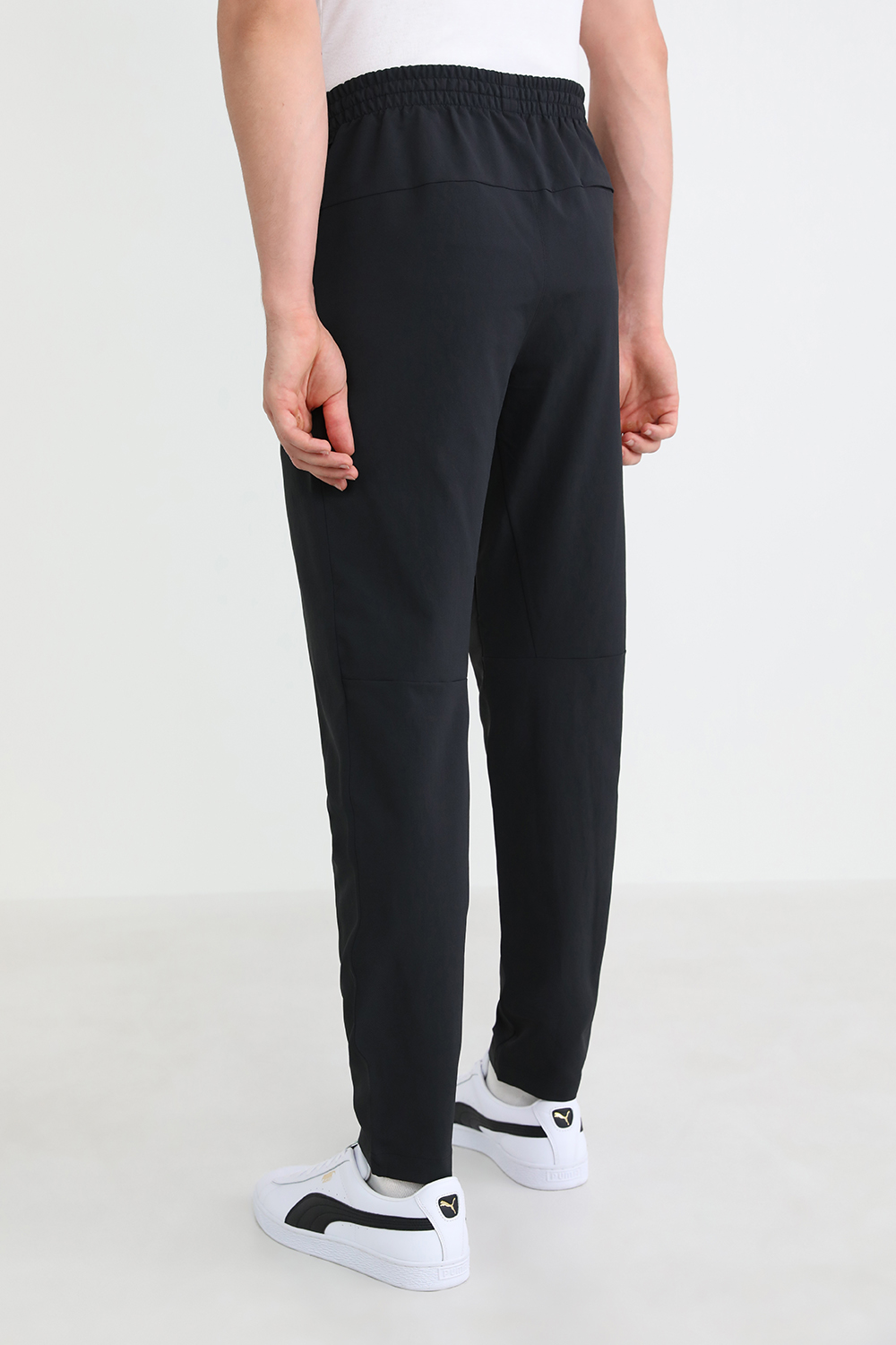 תמונת דוגמן אחורית של New Venture Trouser Pique