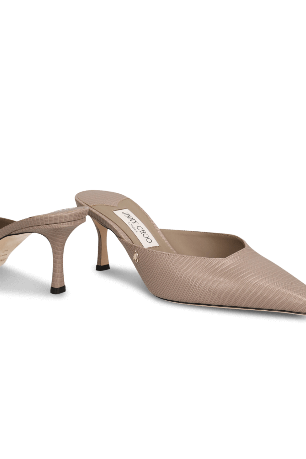 תמונת תקריב של נעלי סליידס עקב JIMMY CHOO