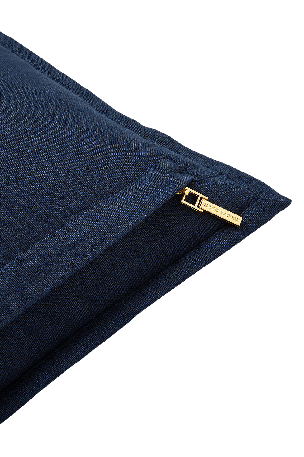 תמונת תקריב של כרית נוי מפשתן RALPH LAUREN HOME