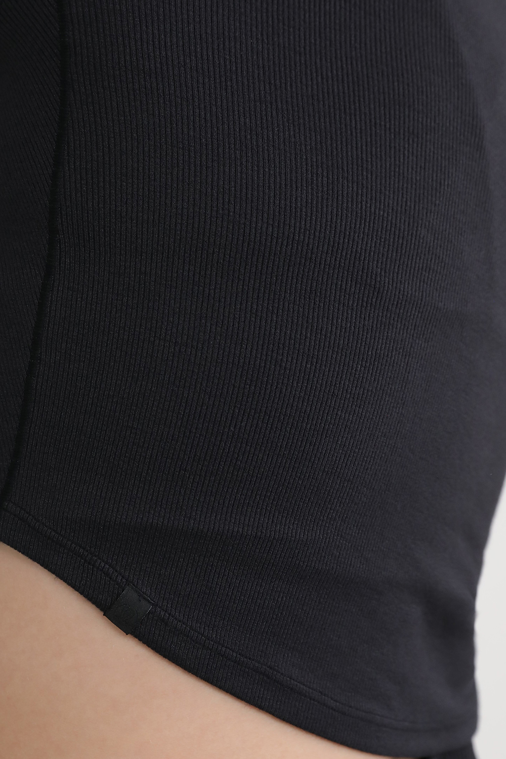 Hold Tight Cropped T-Shirt
