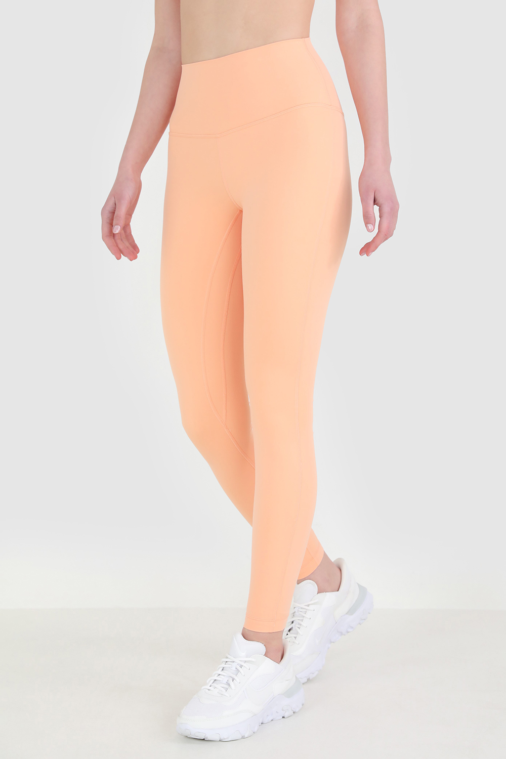 תמונת דוגמן קידמית של Align High-Rise Pant 28