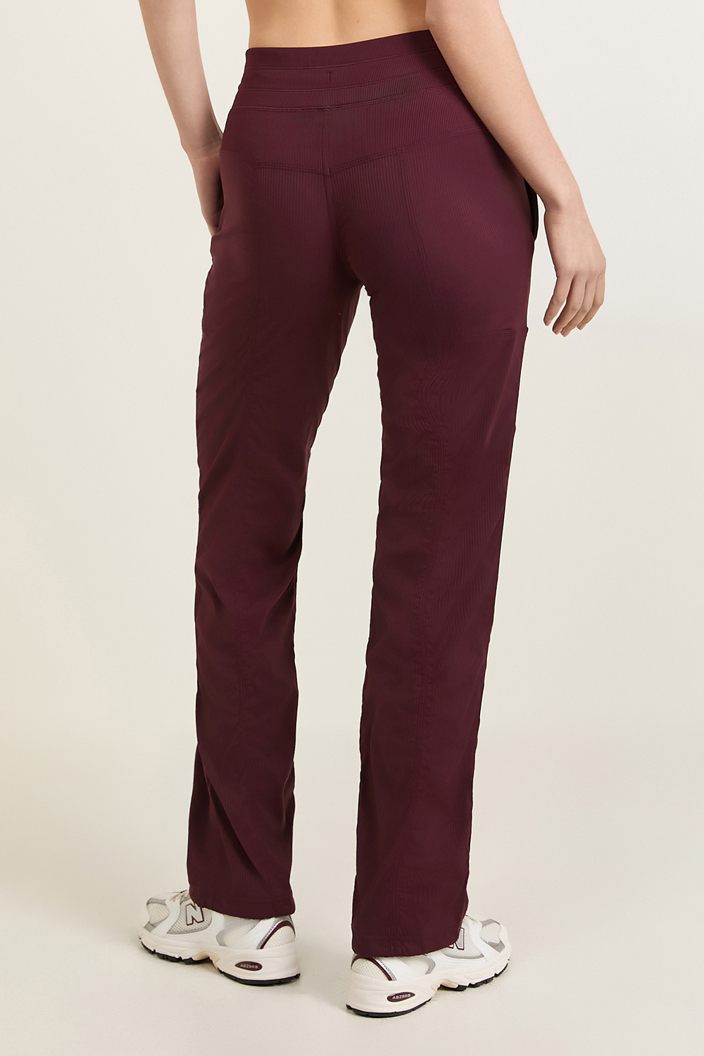 תמונת דוגמן אחורית של Dance Studio Mid-Rise Pant *Regular LULULEMON