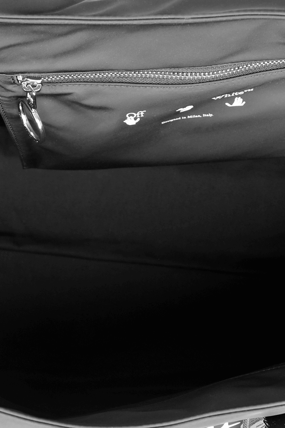 תמונת תקריב של Nylon Tote Bag in Black OFF WHITE