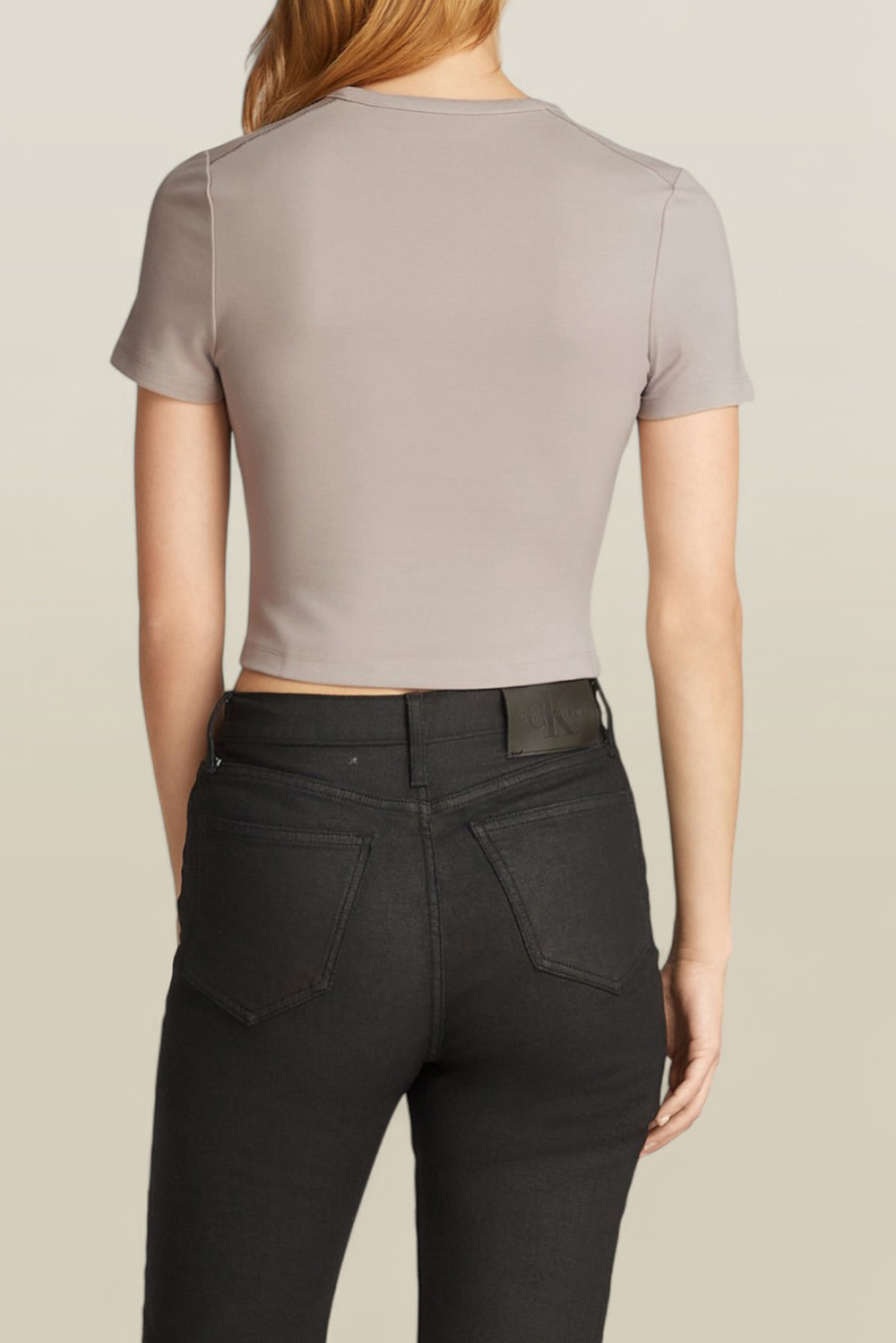 תמונת דוגמן אחורית של חולצת טי CALVIN KLEIN