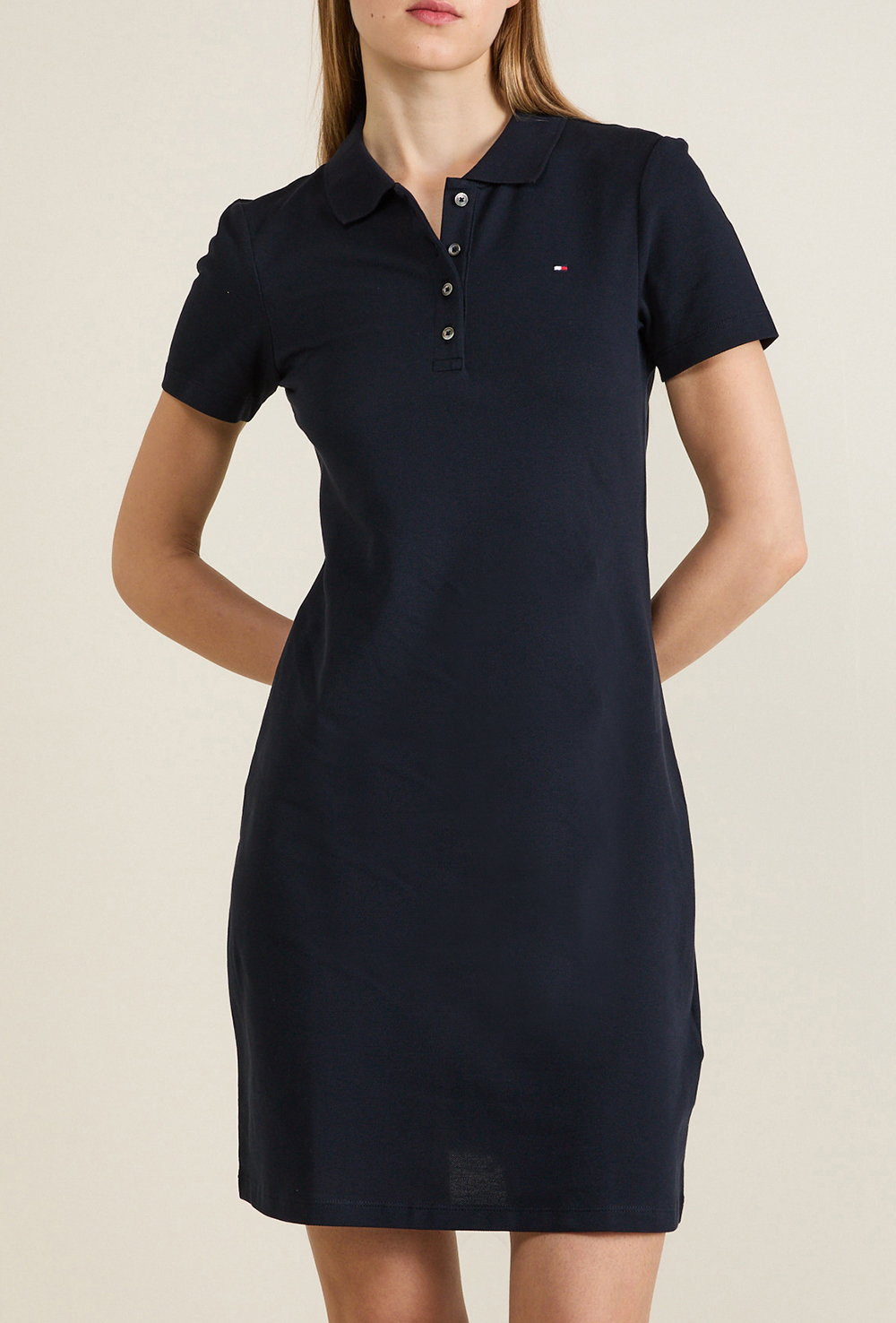 תמונת דוגמן קידמית של שמלת פולו קצרה TOMMY HILFIGER