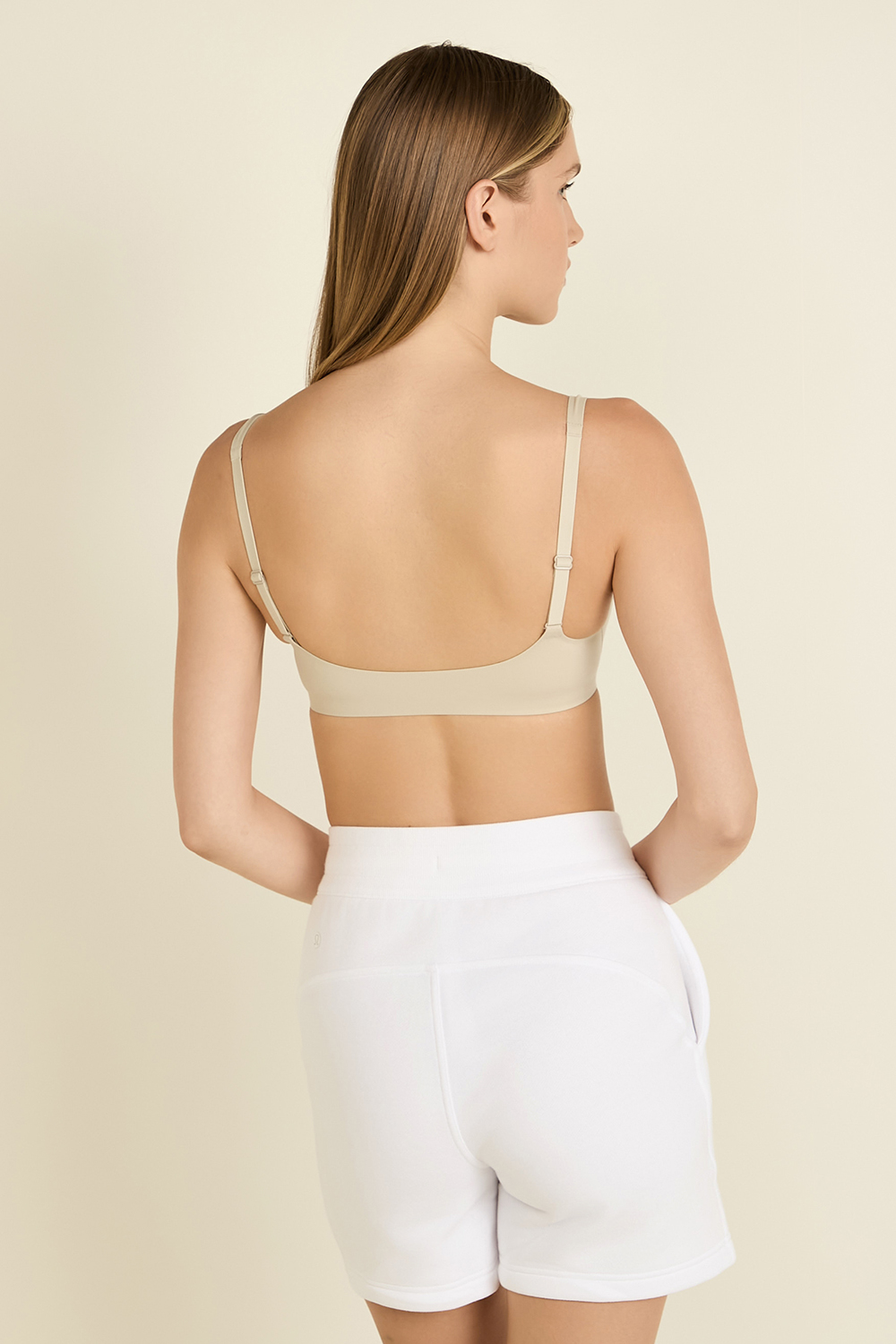 תמונת דוגמן אחורית של Nulu Scoop-Neck Bralette LULULEMON