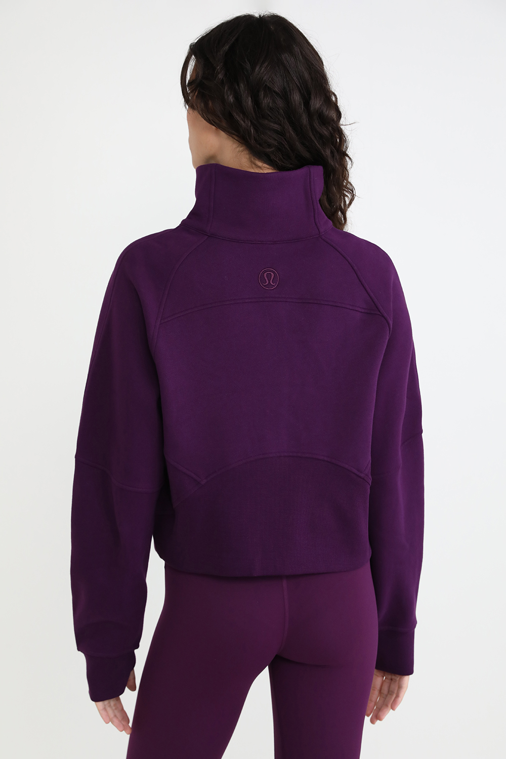תמונת דוגמן אחורית של Scuba Oversized Funnel Neck