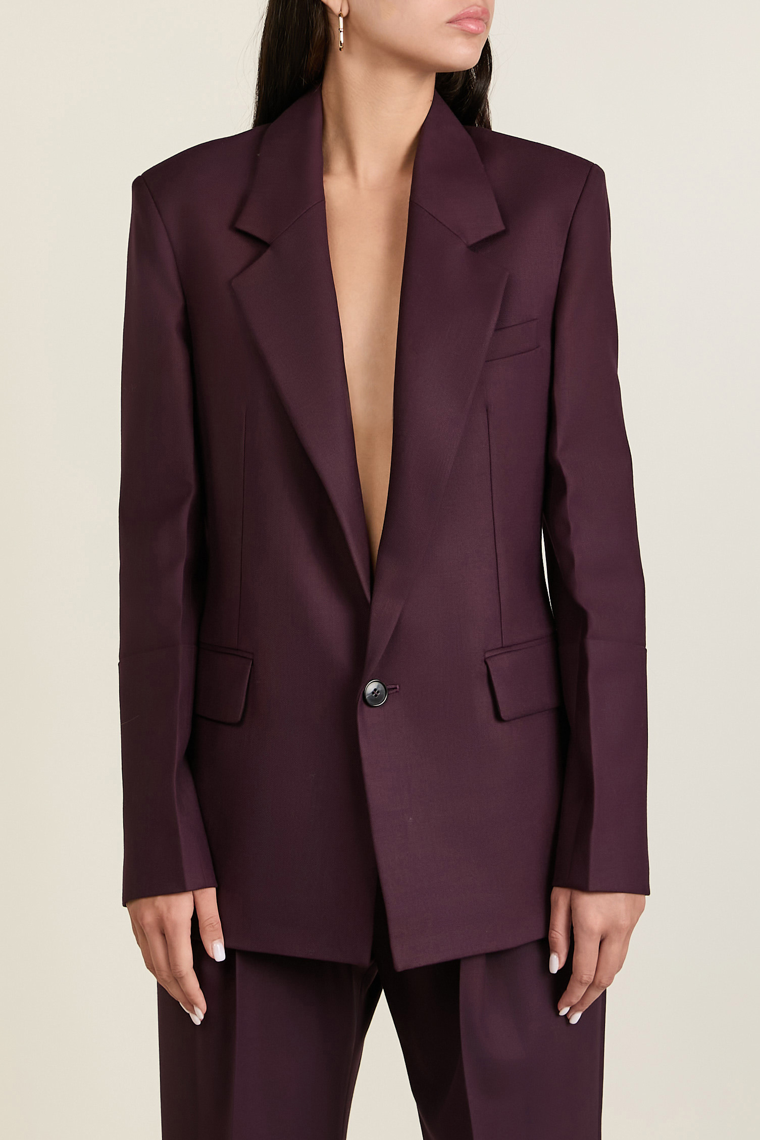 תמונת דוגמן קידמית של ז'קט מחוייט VICTORIA BECKHAM