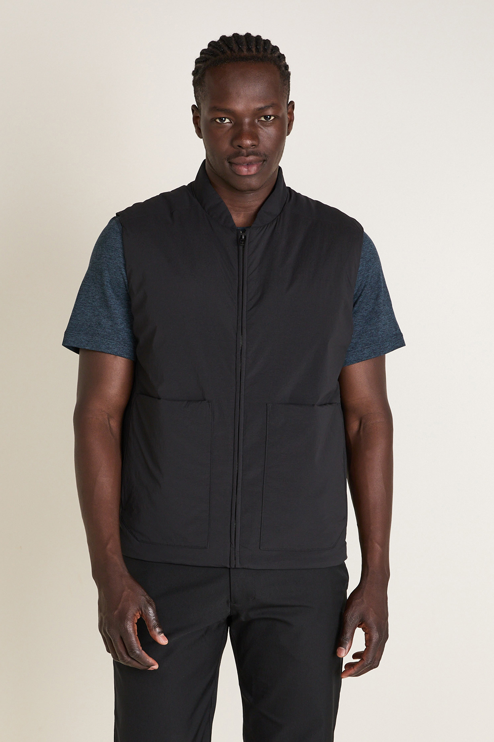 תמונת דוגמן קידמית של Insulated Utility Vest LULULEMON