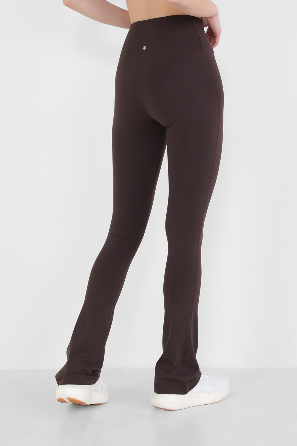 תמונת דוגמן אחורית של Align V Waist Flair Pant
