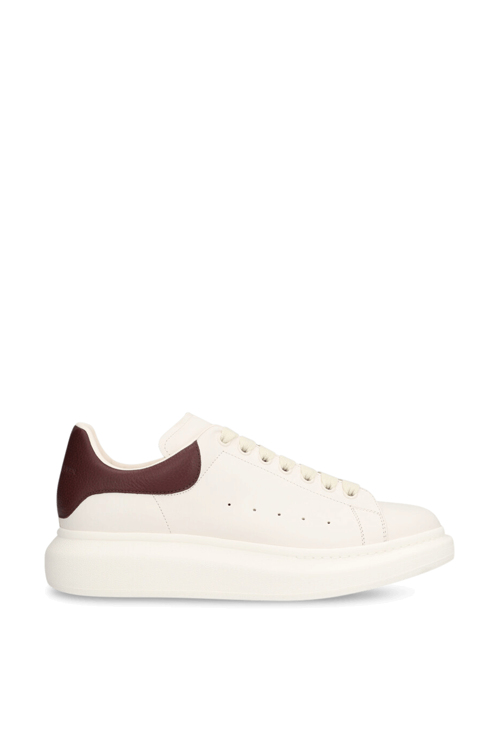 תמונה קידמית של נעלי סניקרס אוברסייז ALEXANDER MCQUEEN