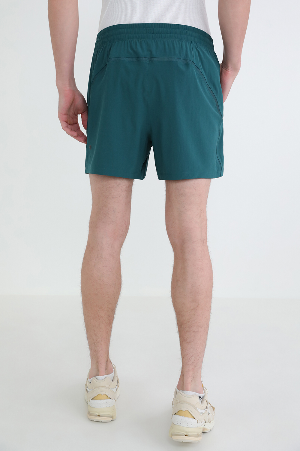 תמונת דוגמן אחורית של Pace Breaker Short LL "5